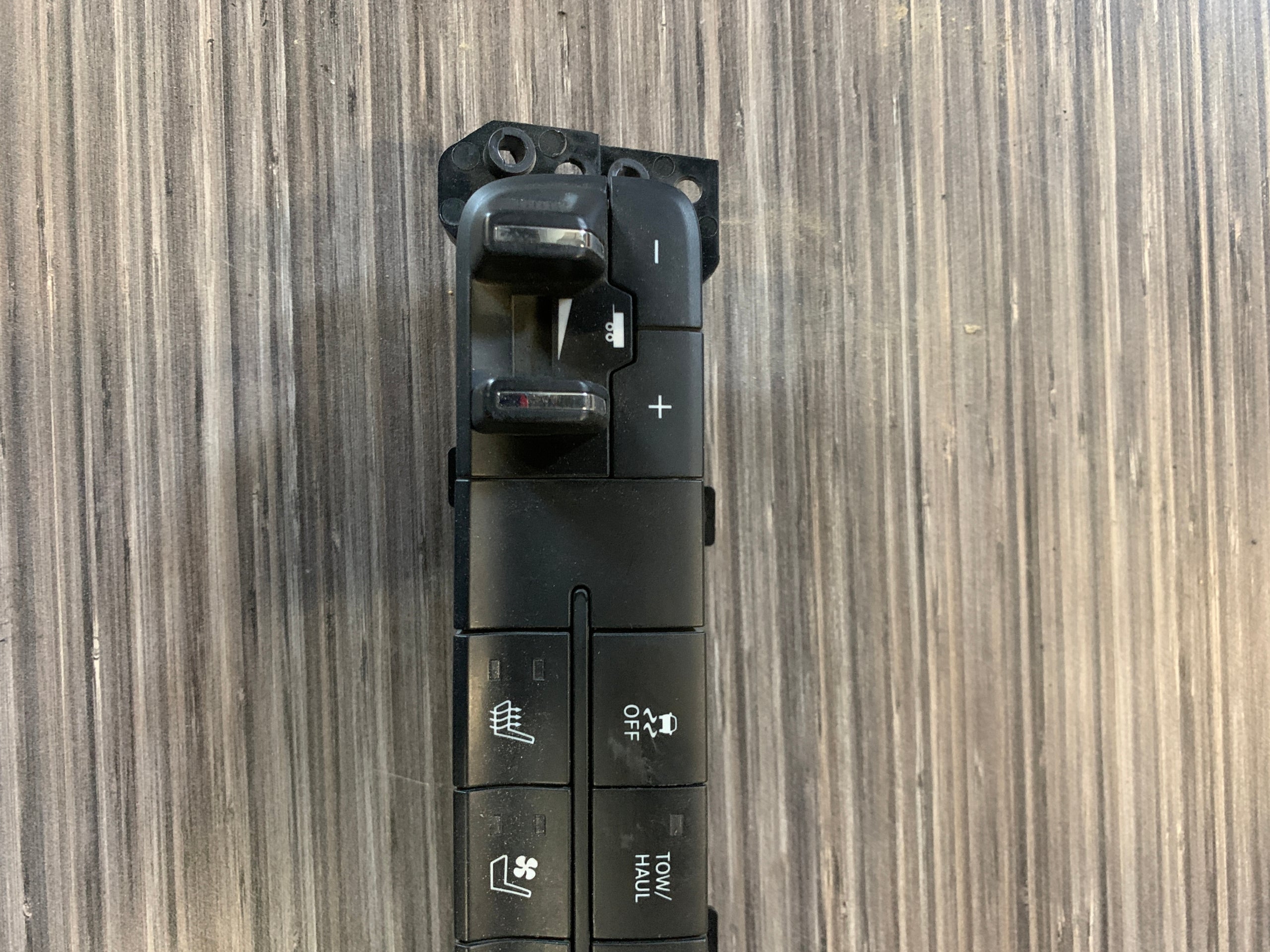 2015 - 2020 RAM 1500 / 1500 CLASSIC INSTRUMENT PANEL SWITCH 68247630AA