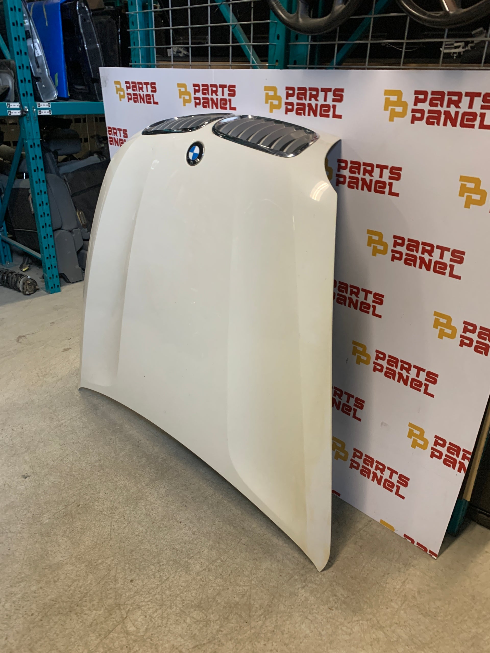 2007 - 2013 BMW X5 WHITE COLOR OEM HOOD