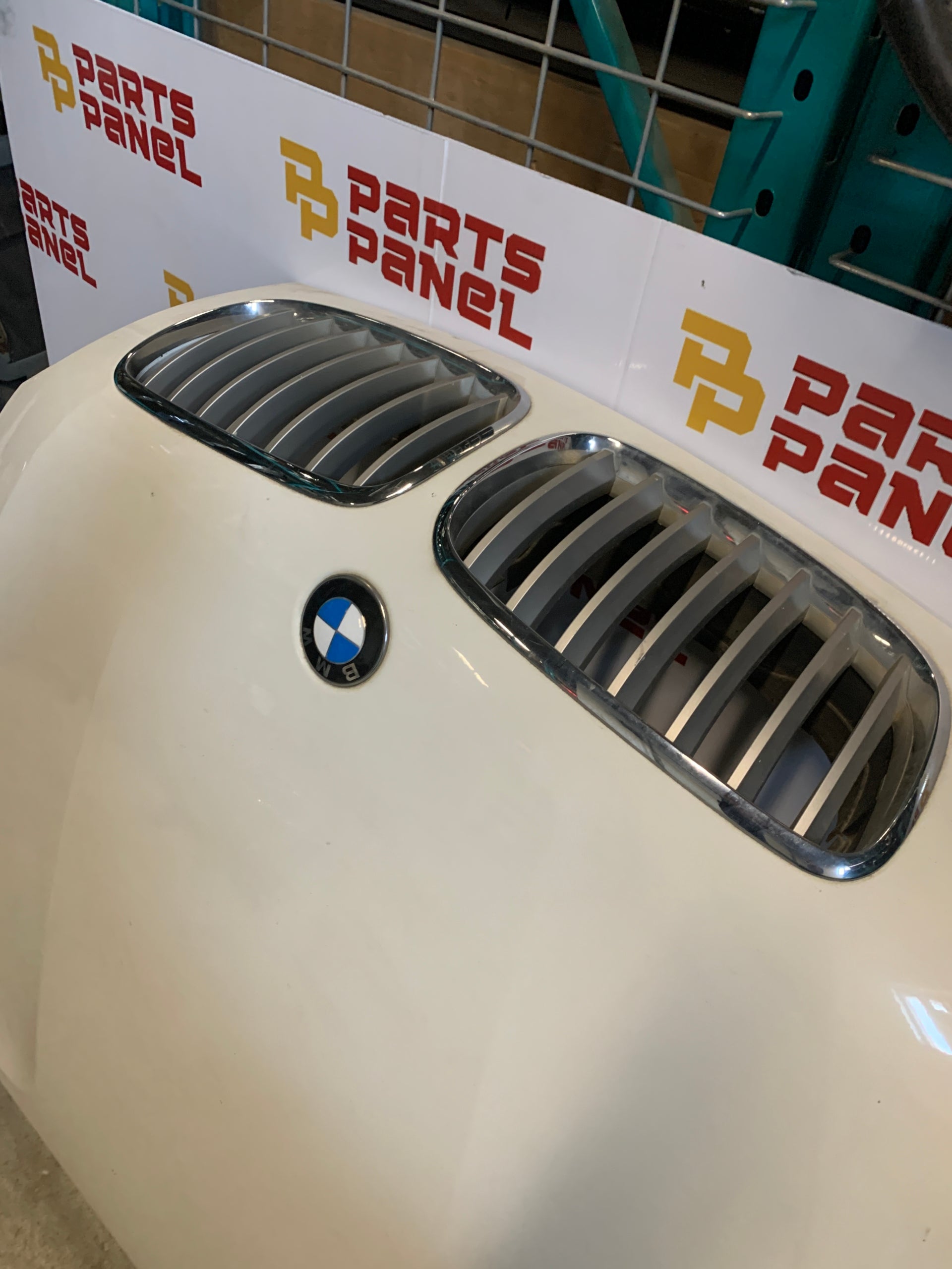 2007 - 2013 BMW X5 WHITE COLOR OEM HOOD