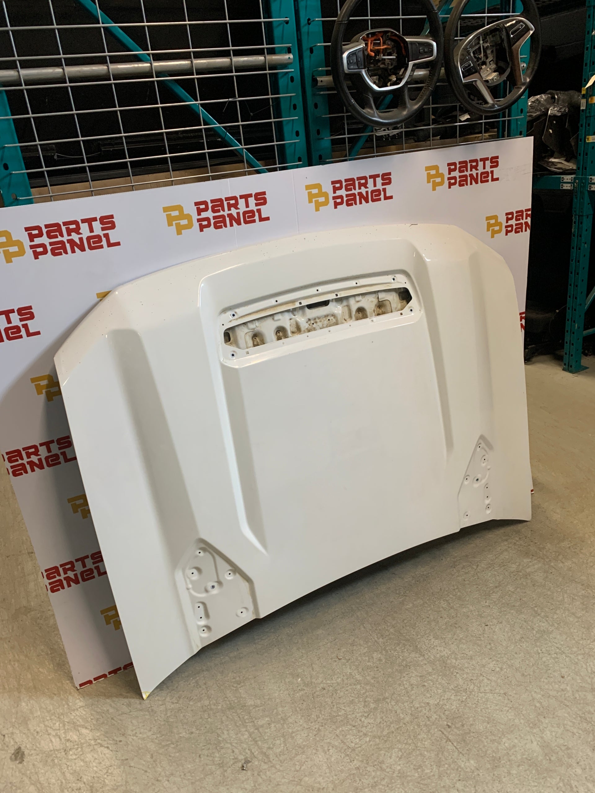 2020 - 2025 CHEVY SILVERADO 2500 3500 WHITE OEM HOOD WITH VENT