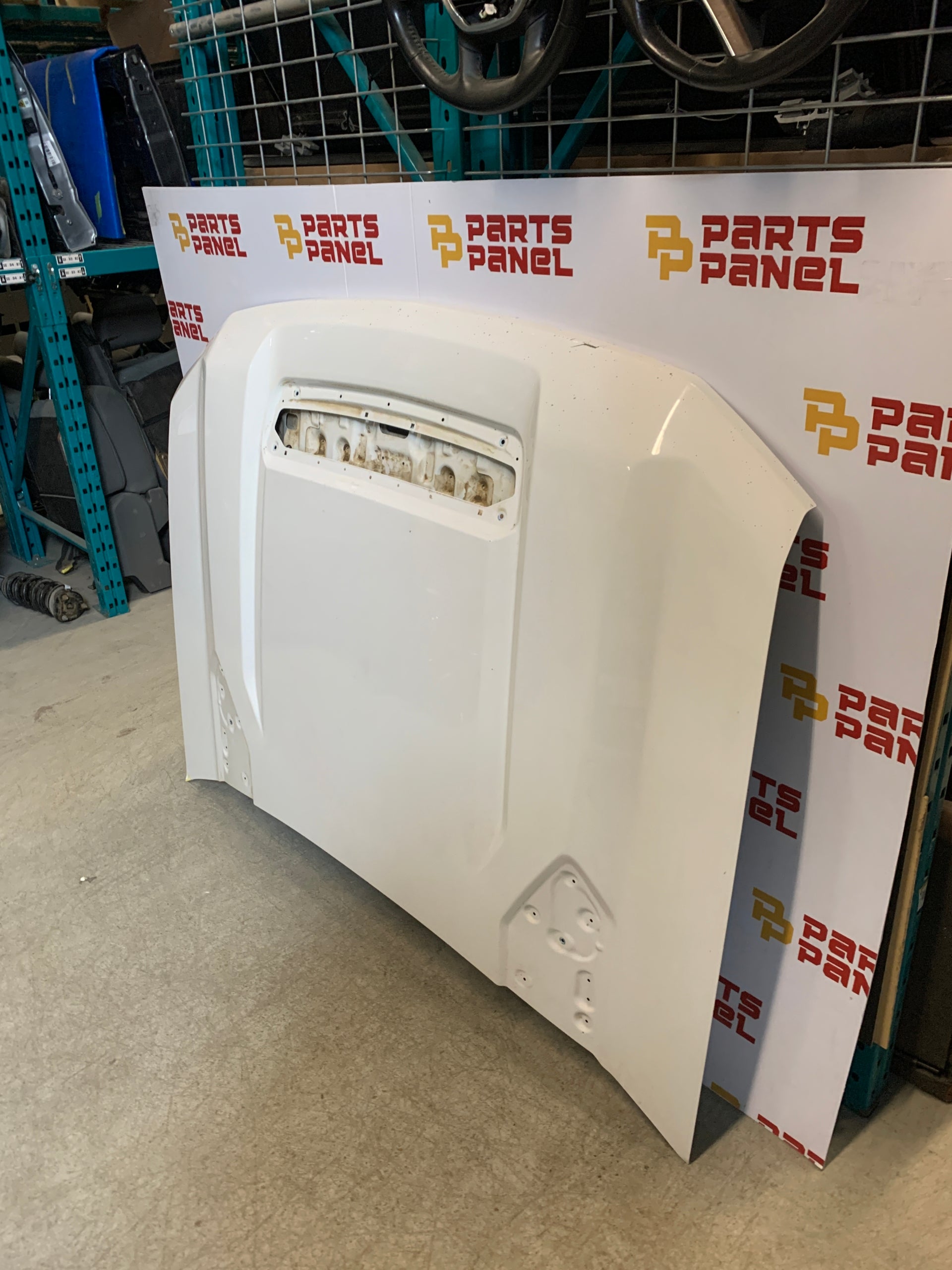 2020 - 2025 CHEVY SILVERADO 2500 3500 WHITE OEM HOOD WITH VENT