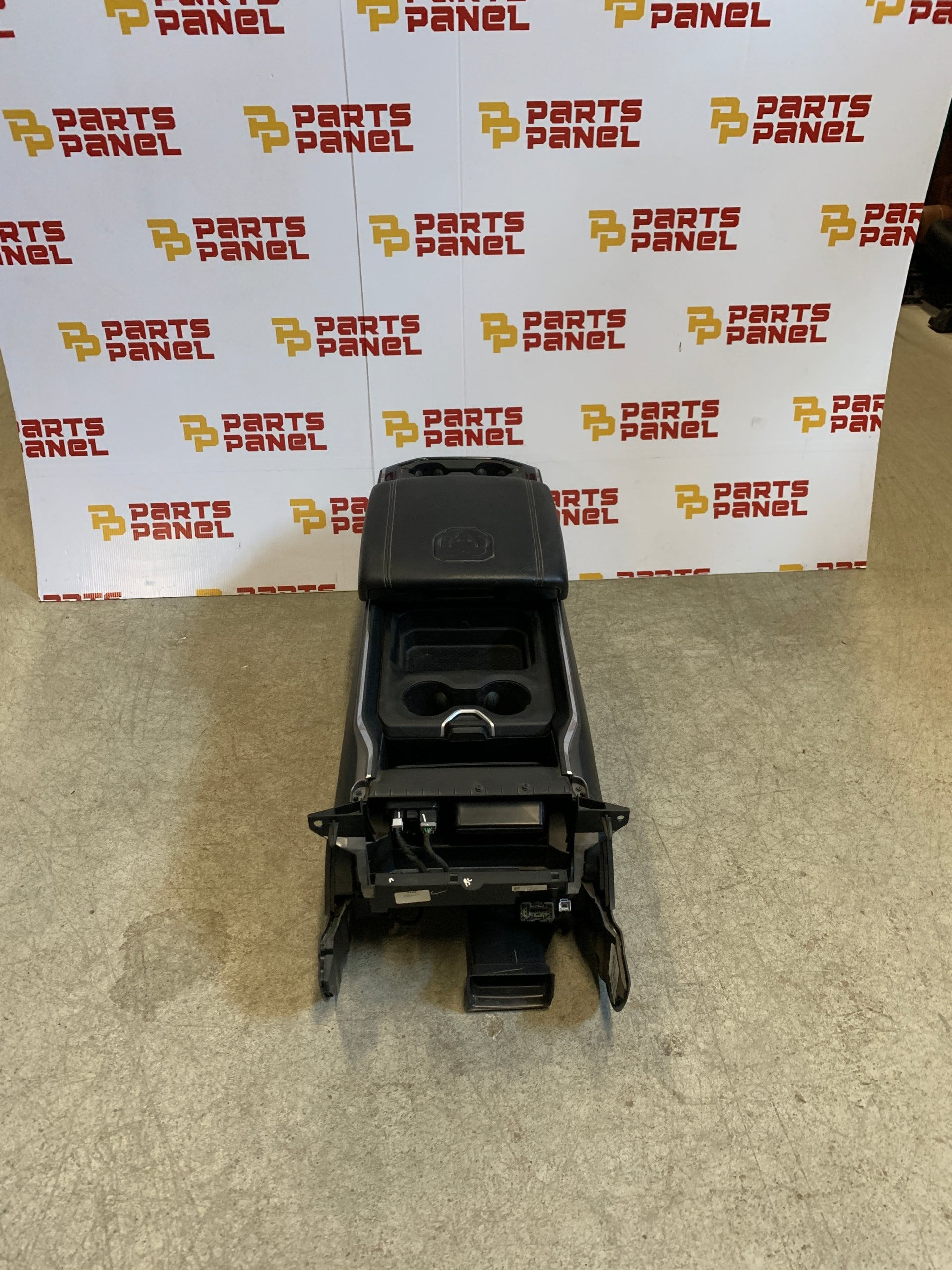 2019 - 2024 NEW STYLE RAM 2500 3500 FLOOR CENTER CONSOLE OEM