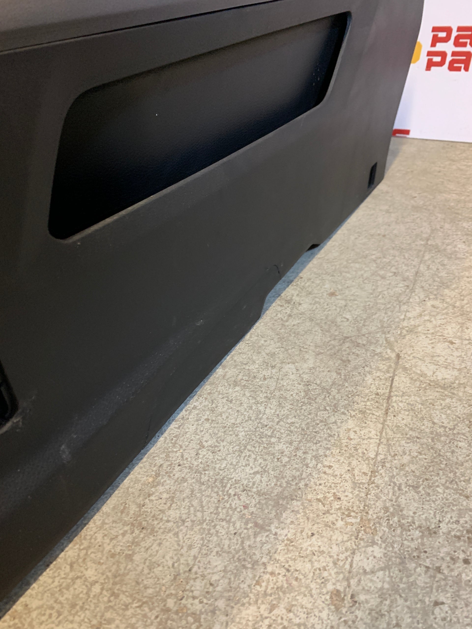 2019 - 2024 CONSOLA CENTRAL DE PISO DE ESTILO NUEVO RAM 2500 3500 OEM