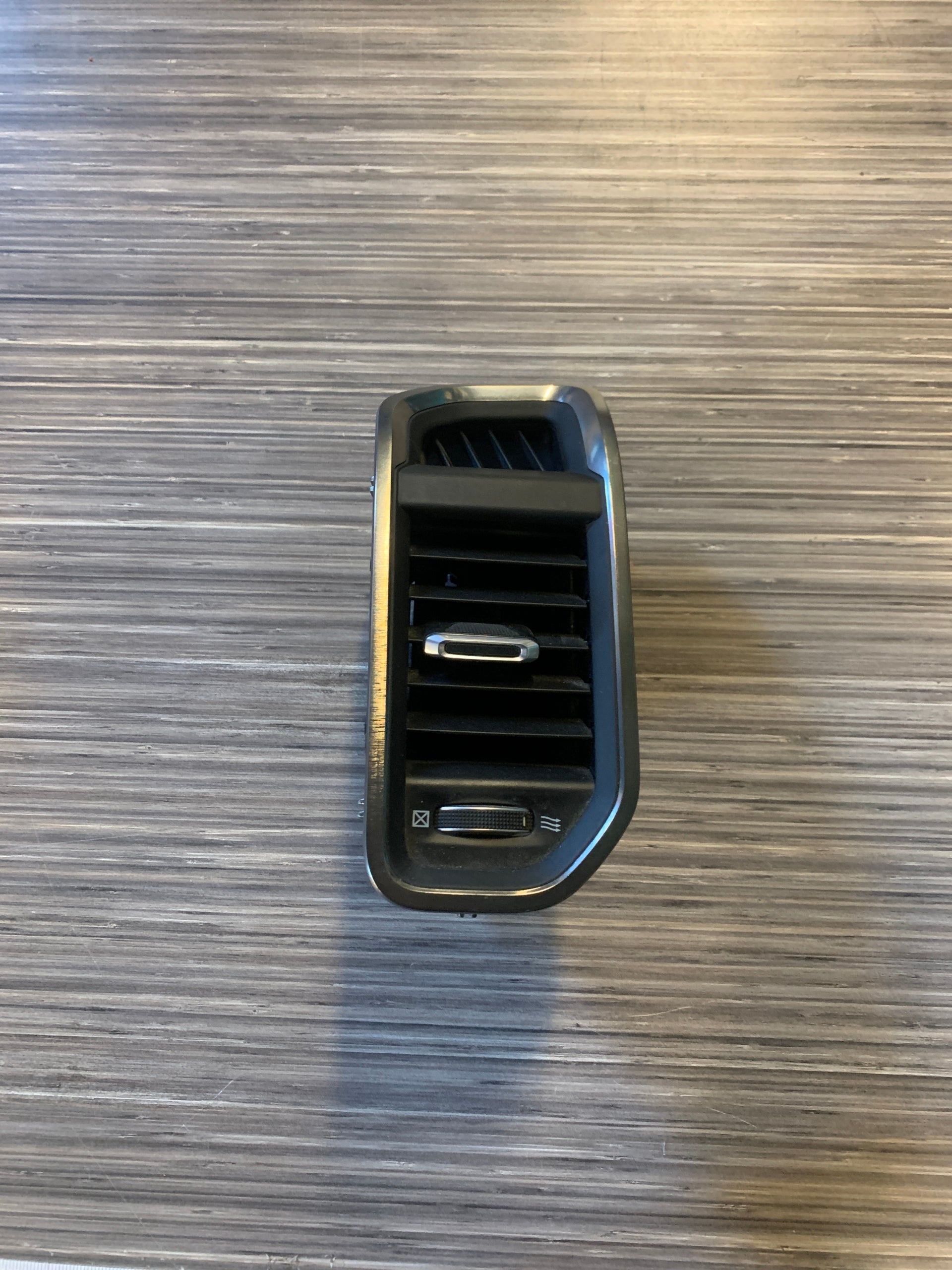 2019 - 2024 RAM 1500 / 2500 / 3500 DRIVER LEFT SIDE DASH OUTER AIR VENT OEM 6BK672X7AD