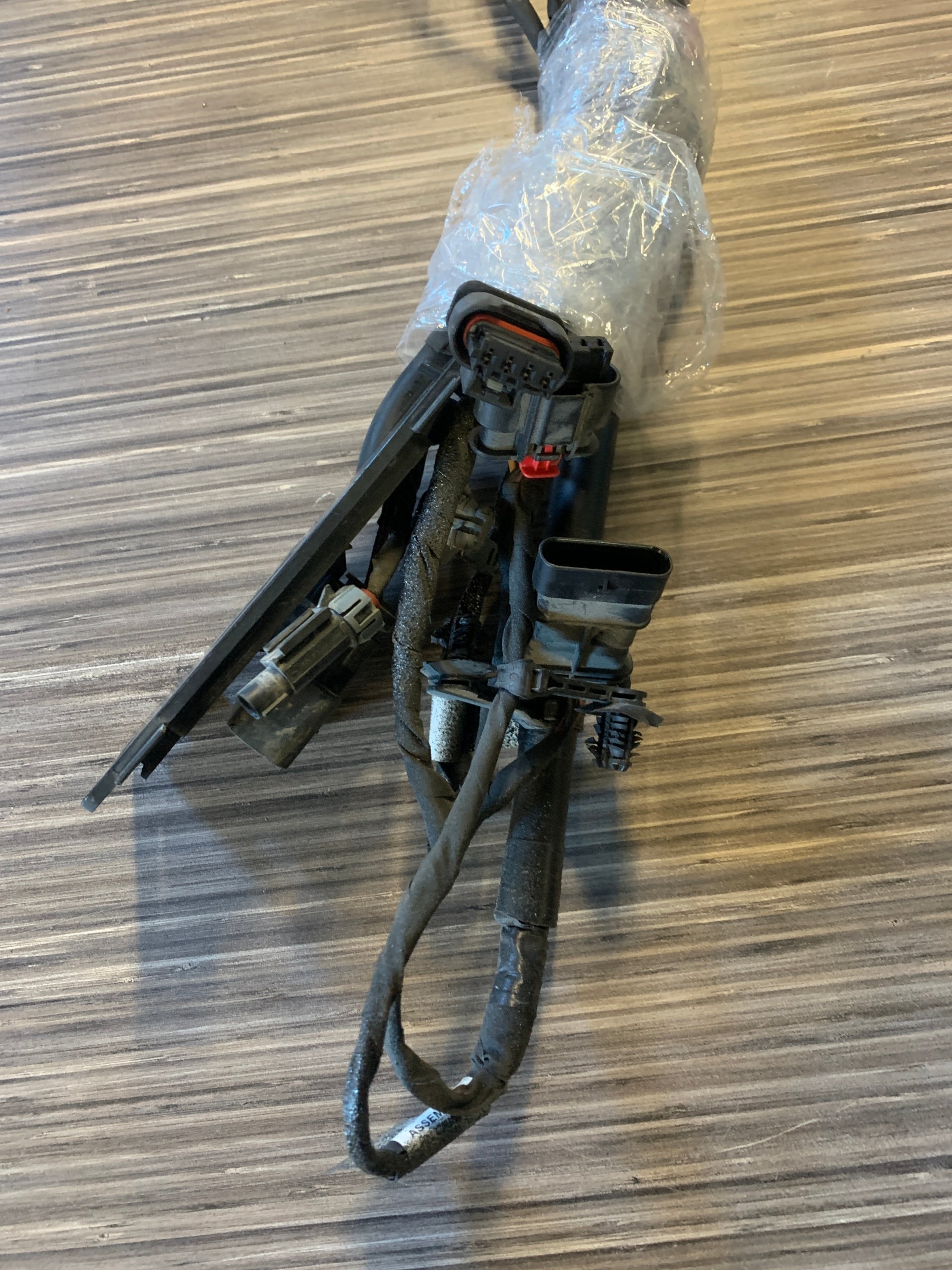 2019 - 2023 MOPAR RAM 1500 NEW STYLE TAILGATE WIRING HARNESS WITH CAMERA PLUG OEM 68311435AD