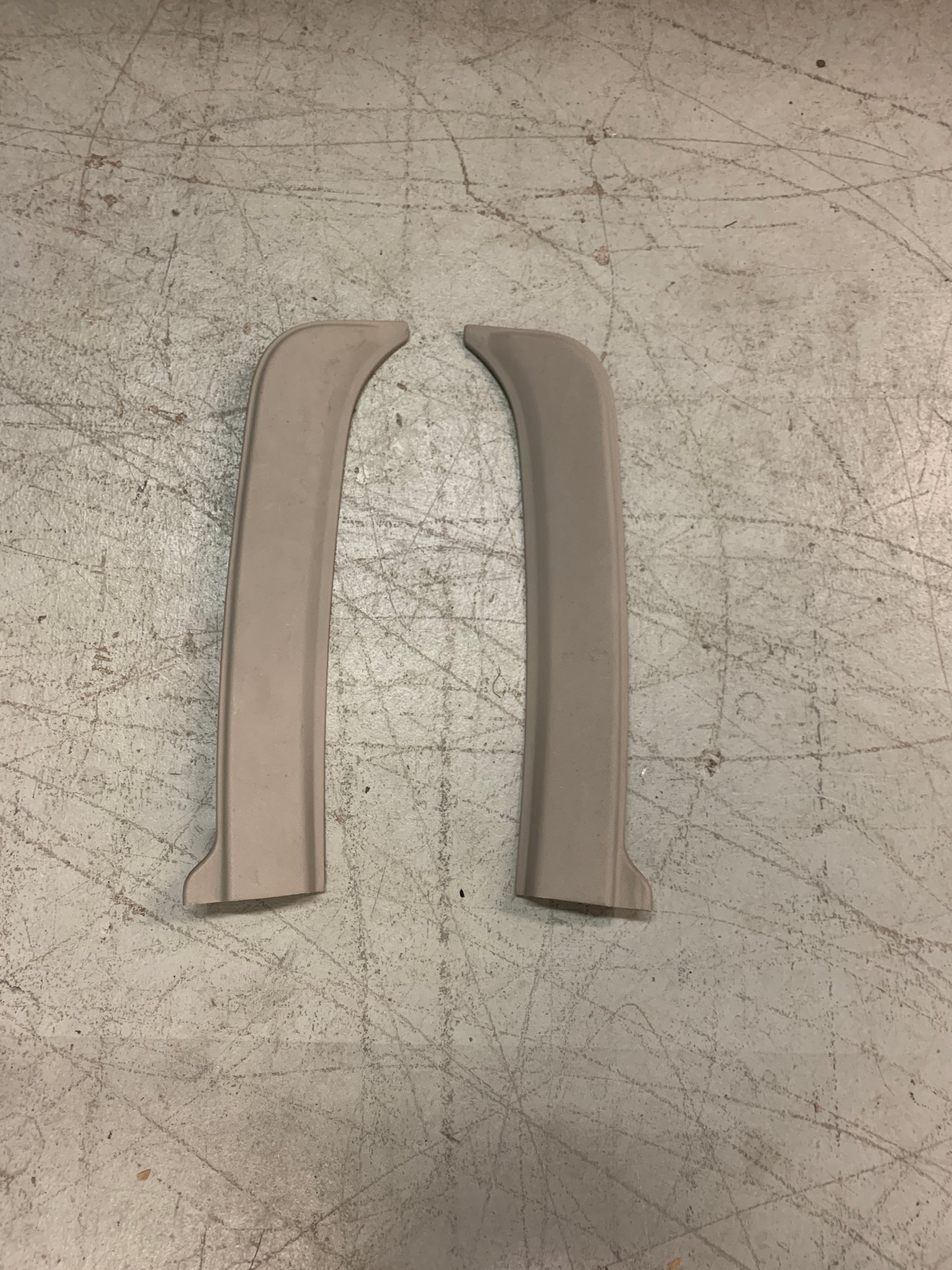 2009-2024 MOPAR DODGE RAM 1500 OEM DRIVER PASSENGER SIDE GLASS FIXED TRIM COVER 1GD82TRMAB 1GD83TRMAB