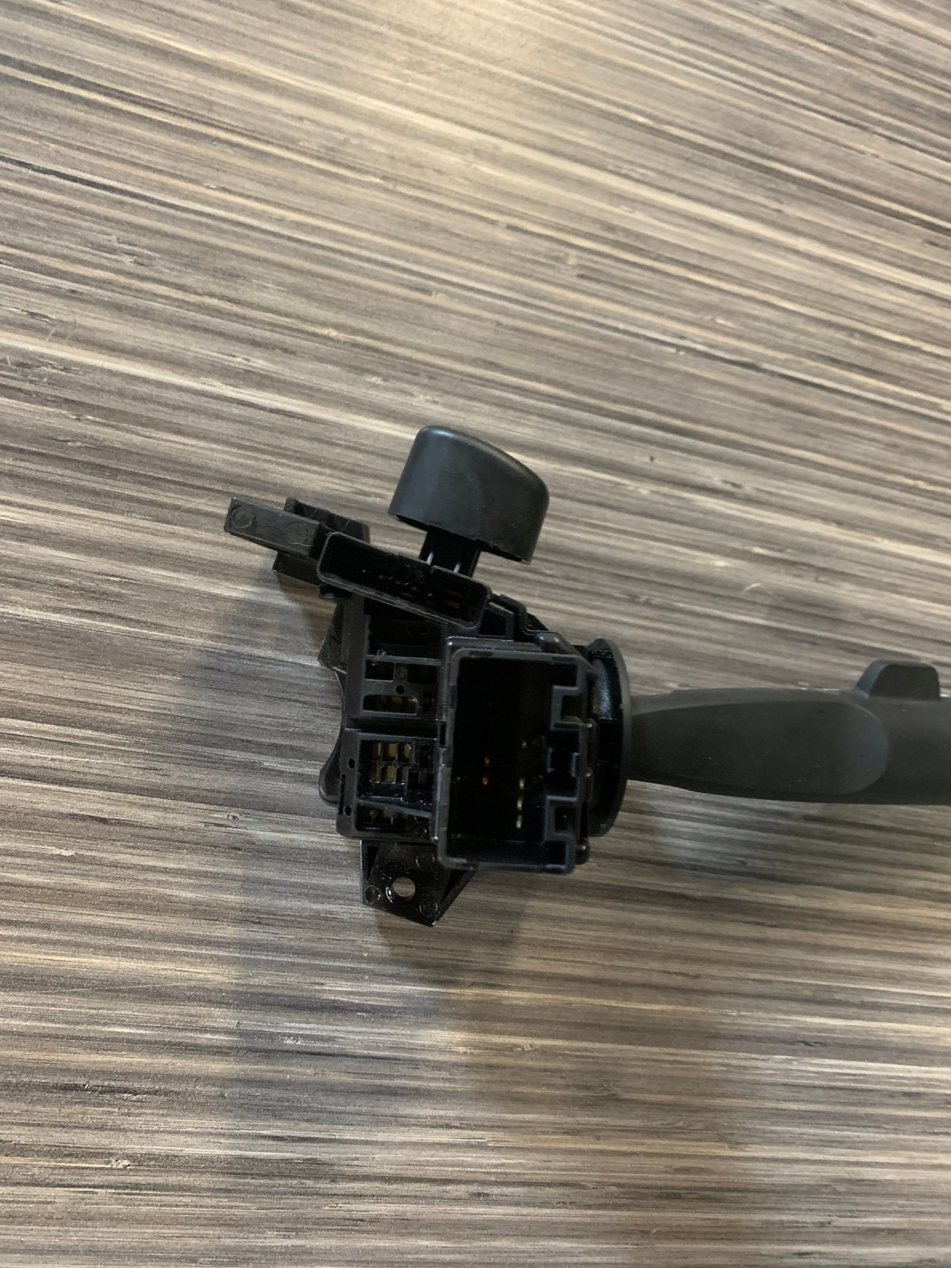 2014 - 2019 GM SIERRA CHEVY SILVERADO STEERING COLUMN TURN SIGNAL WIPER SWITCH OEM 22982103