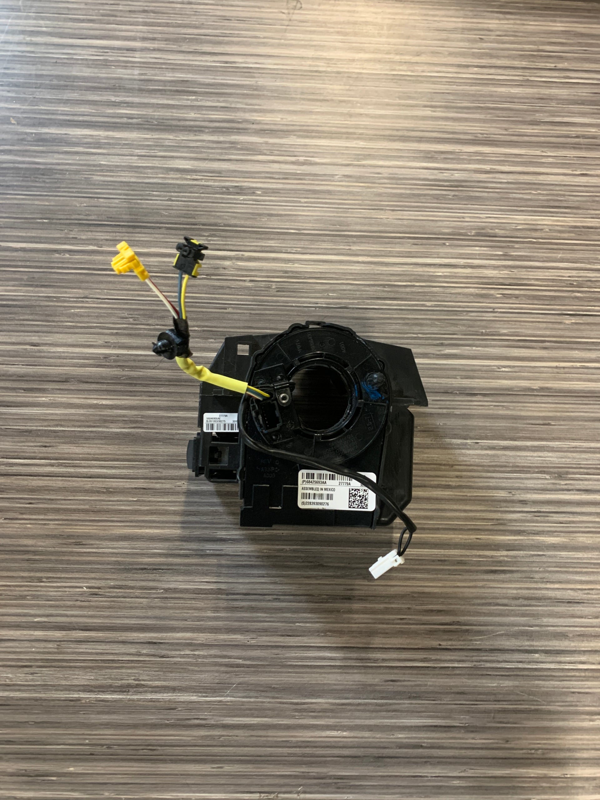 2019 - 2022 5TH GENERATION NEW STYLE RAM 1500 STEERING COLUMN CLOCK SPRING OEM 68425693AA