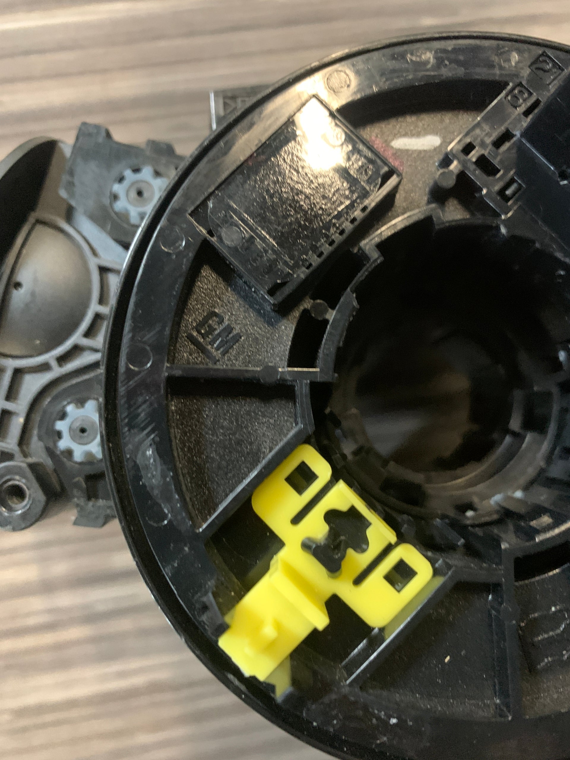 2019 - 2025 GMC SIERRA / CHEVY SILVERADO / CADILLAC ESCALADE STEERING COLUMN CLOCK SPRING OEM 86773961