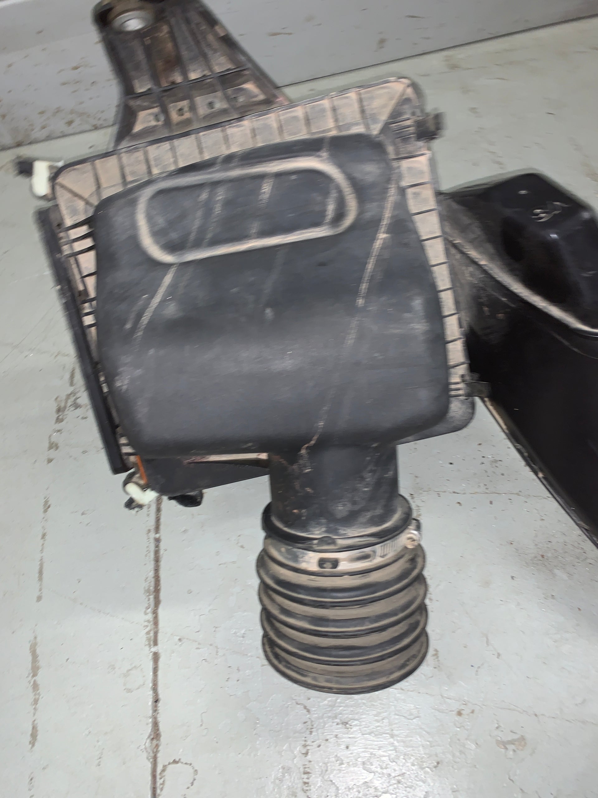 2021 - 2025 FORD F150 AIR CLEANER FILTER BOX HOUSING JL34-9600A