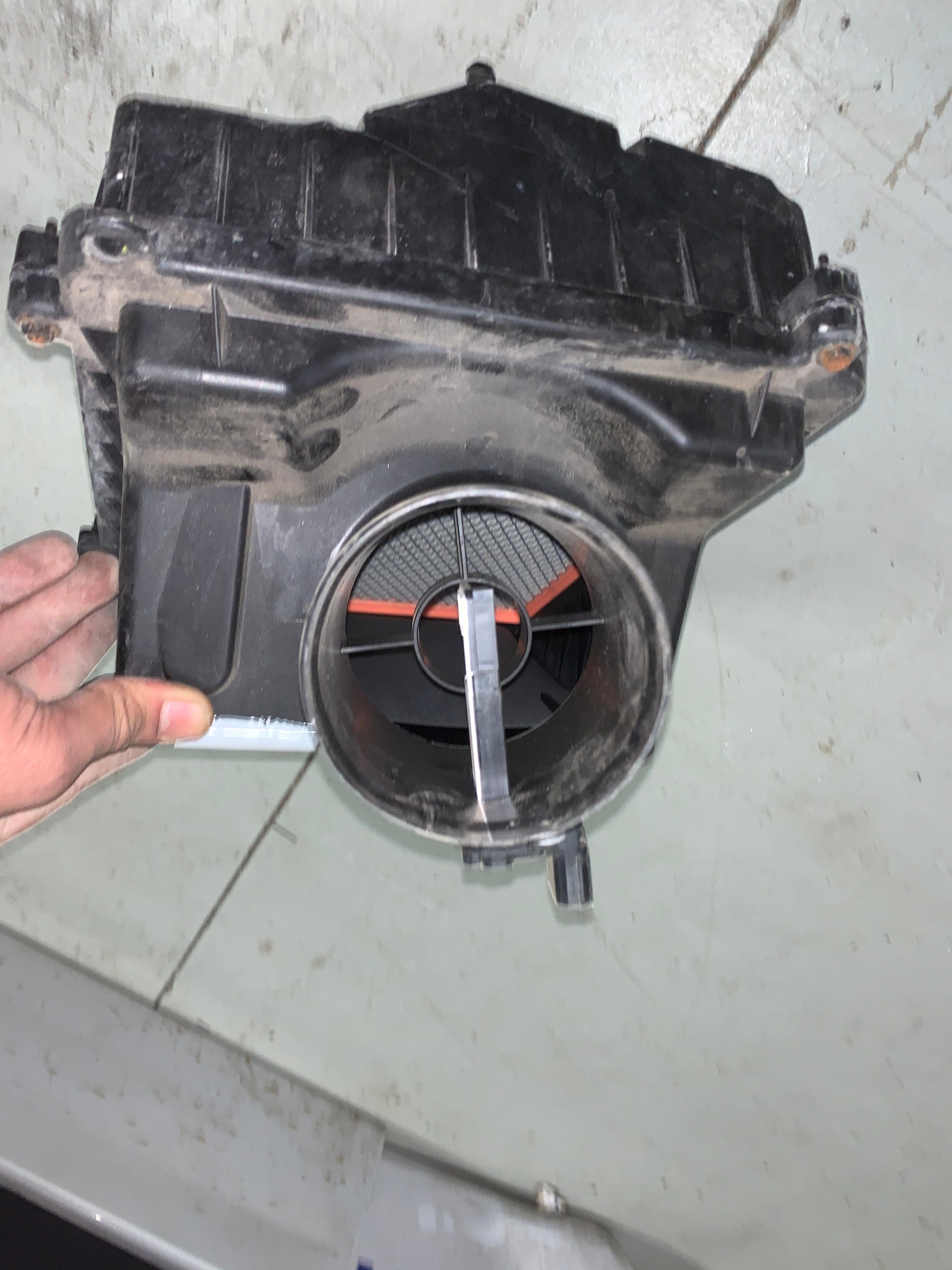 2014 - 2020 GMC SIERRA / CHEVY SILVERADO / YUKON / TAHOE CAJA LIMPIADORA DE FILTRO DE AIRE 6.2 84061303 OEM