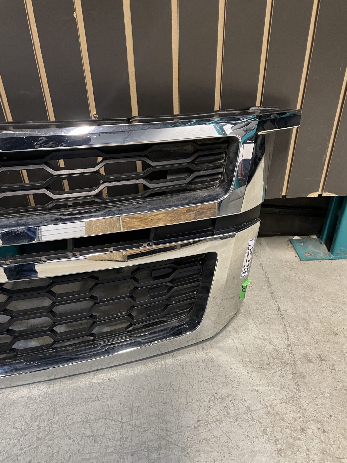 2015 - 2020 CHEVY TAHOE / SUBURBAN FRONT CHROME GRILLE 23440914