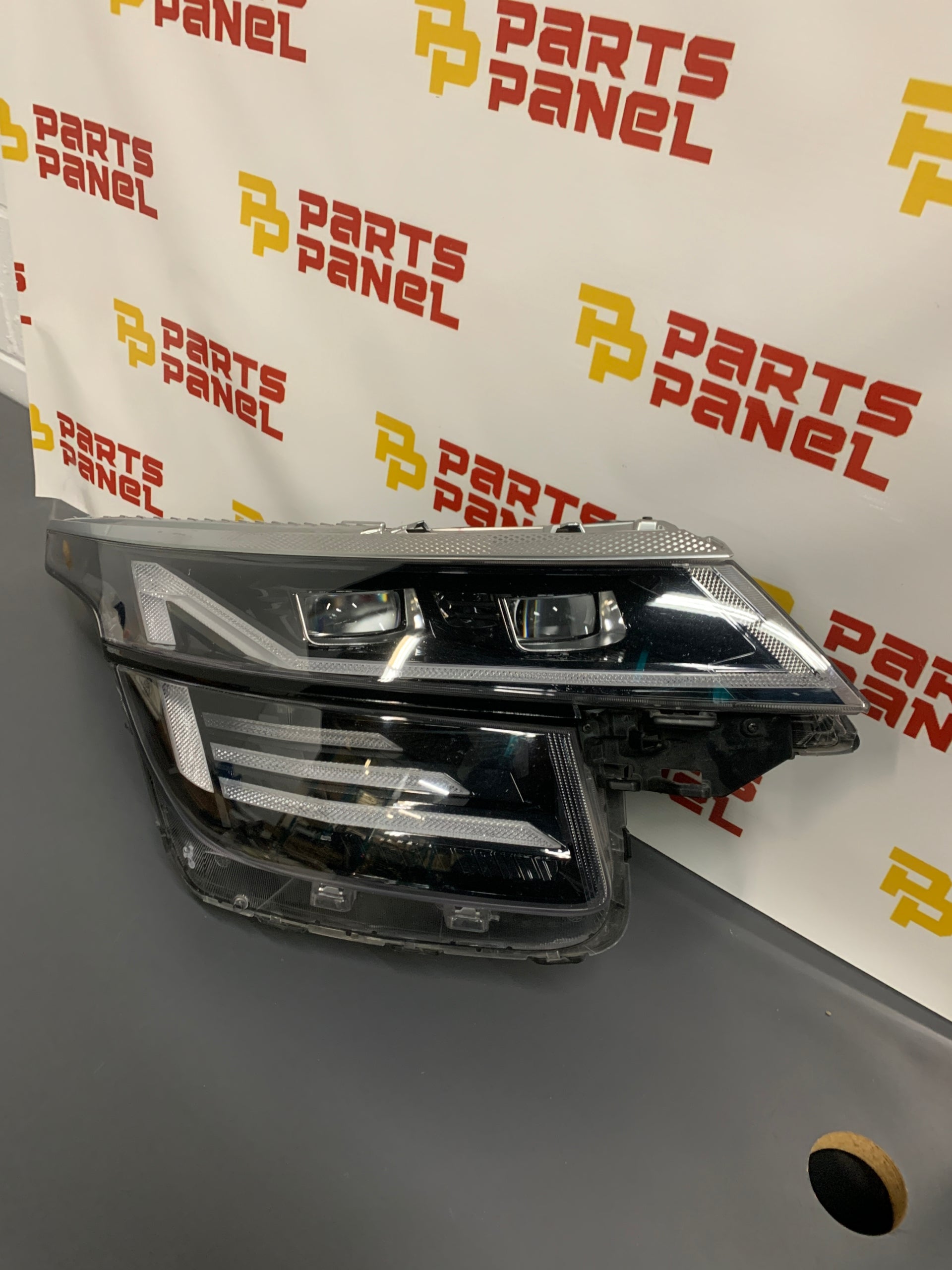 2024 - 2025 KIA SELTOS RIGHT SIDE FULL LED HEADLIGHT ASSEMBLY 92102-Q