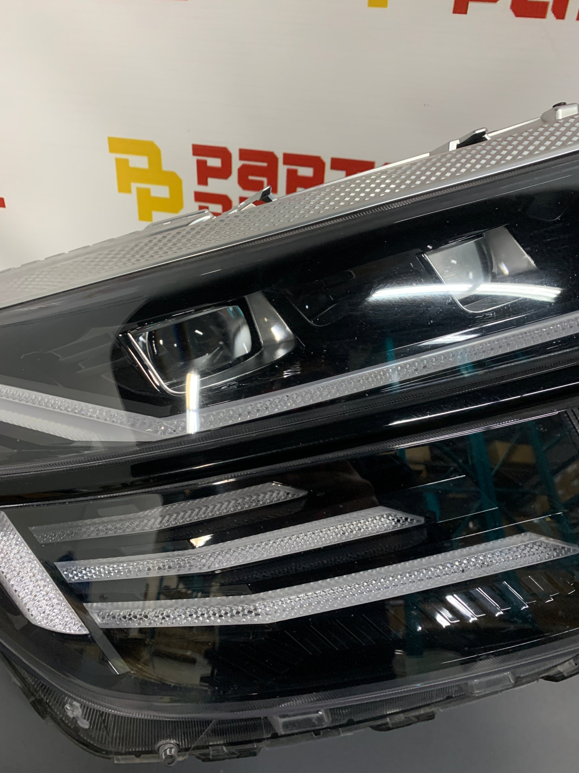 2024 - 2025 KIA SELTOS RIGHT SIDE FULL LED HEADLIGHT ASSEMBLY 92102-Q