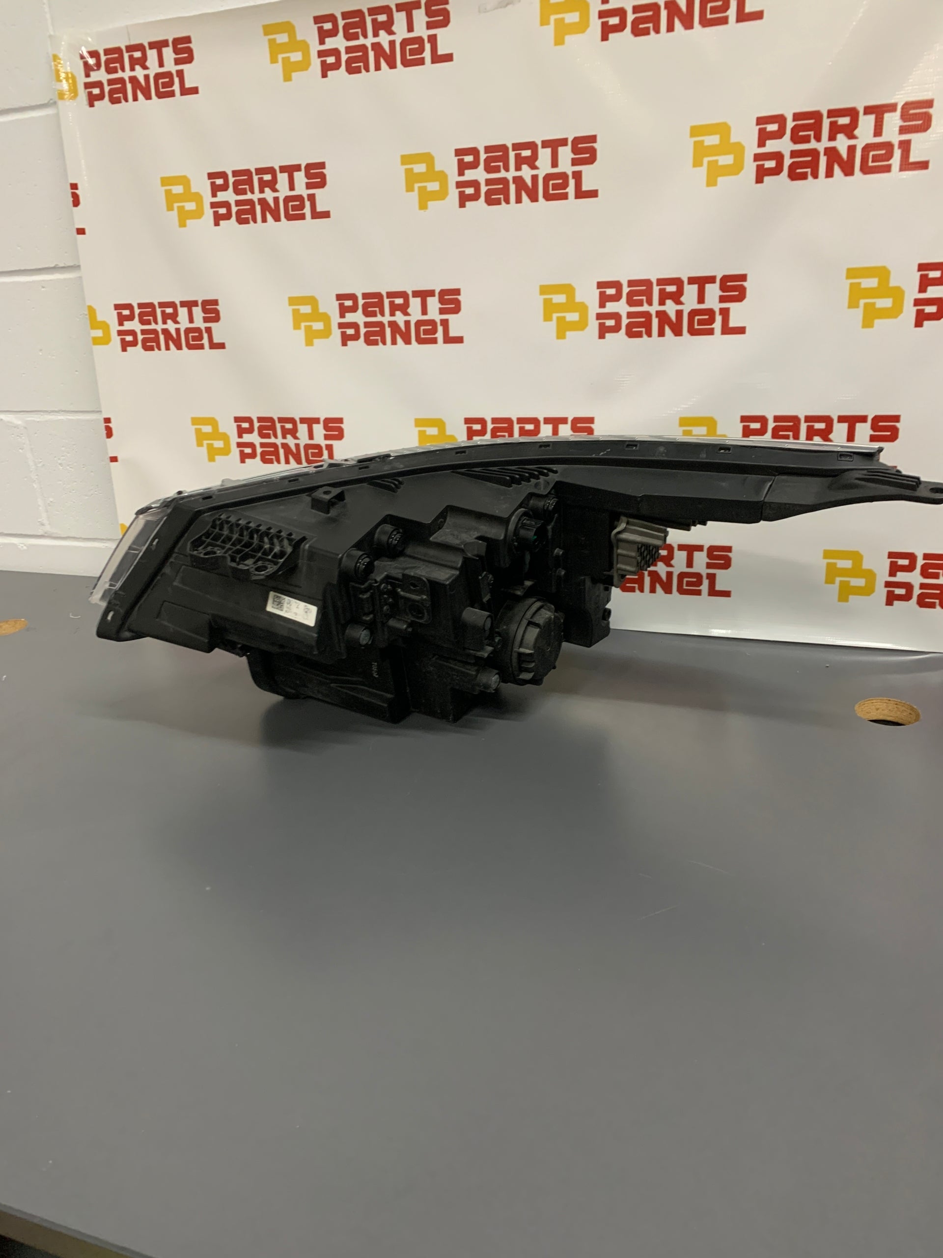 2024 - 2025 KIA SELTOS RIGHT SIDE FULL LED HEADLIGHT ASSEMBLY 92102-Q
