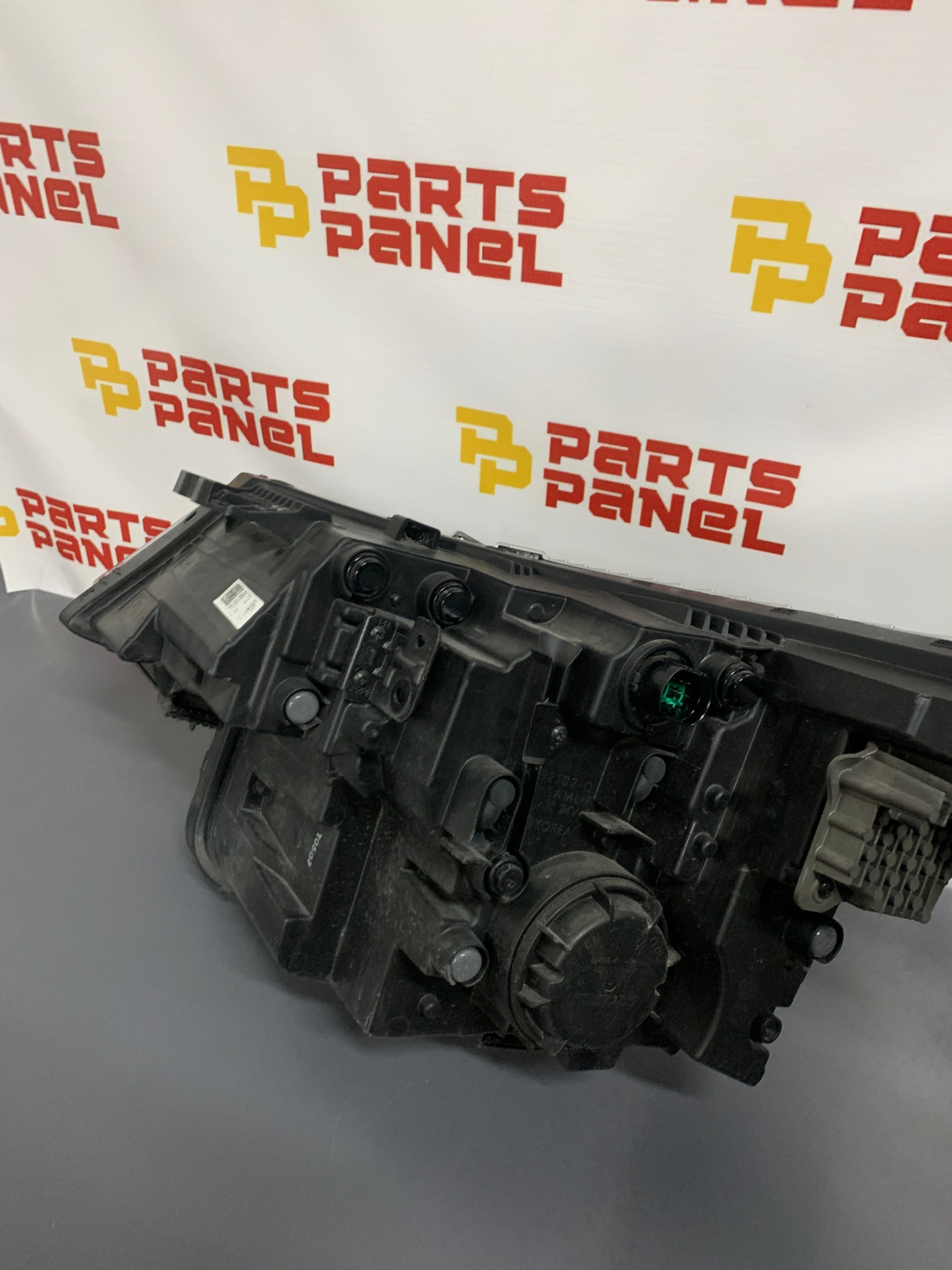 2024 - 2025 KIA SELTOS RIGHT SIDE FULL LED HEADLIGHT ASSEMBLY 92102-Q