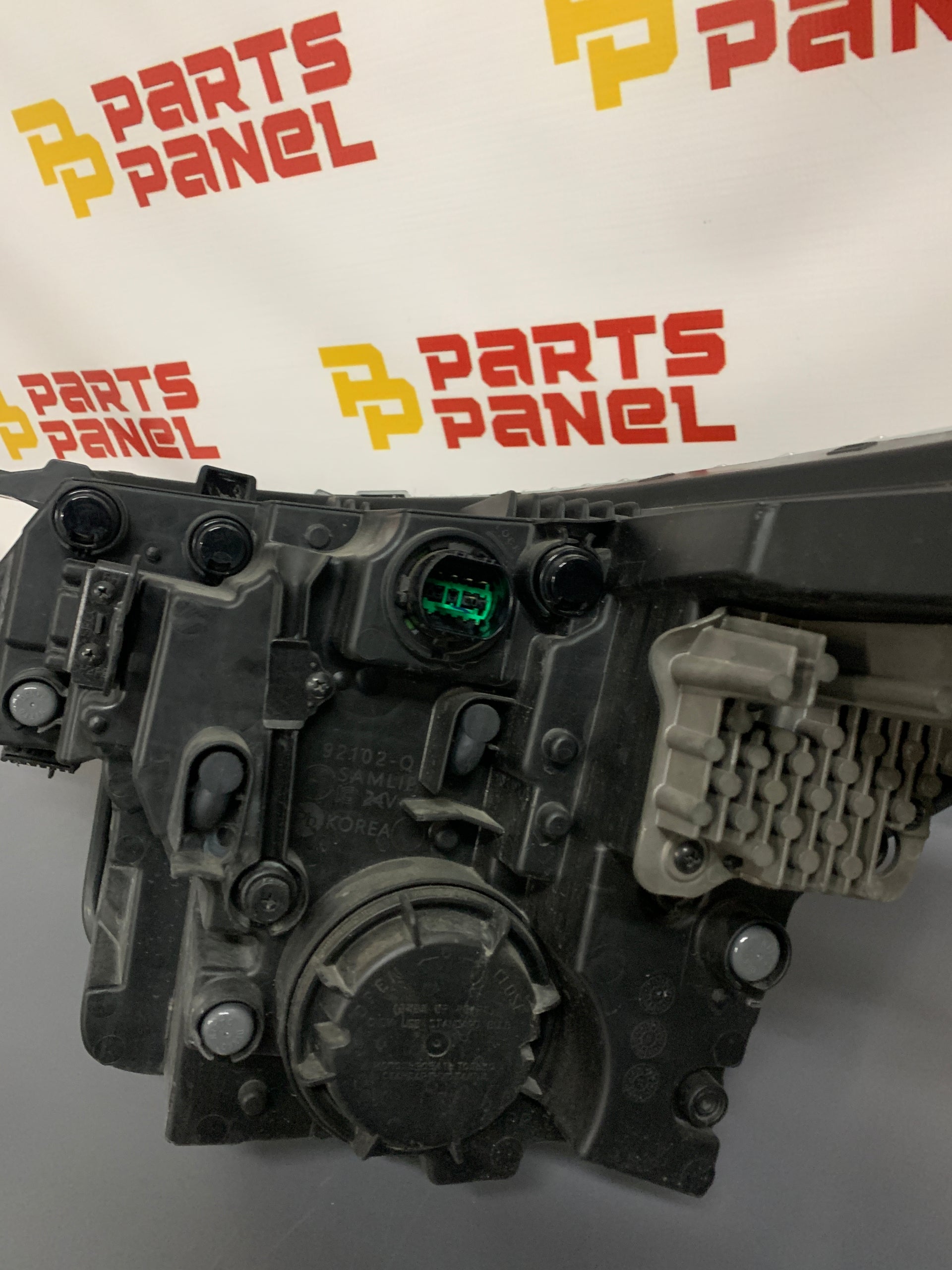 2024 - 2025 KIA SELTOS RIGHT SIDE FULL LED HEADLIGHT ASSEMBLY 92102-Q