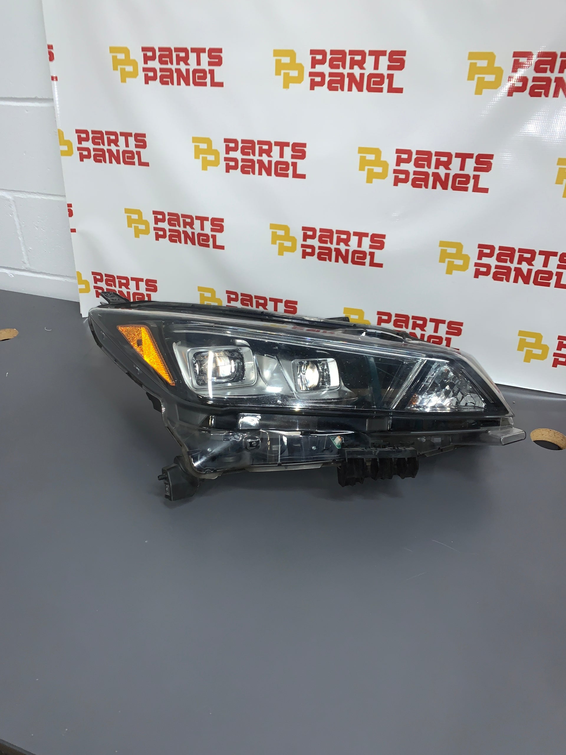 2018 - 2022 NISSAN LEAF PASSENGER SIDE RH LED HEADLIGHT 260105SA5B