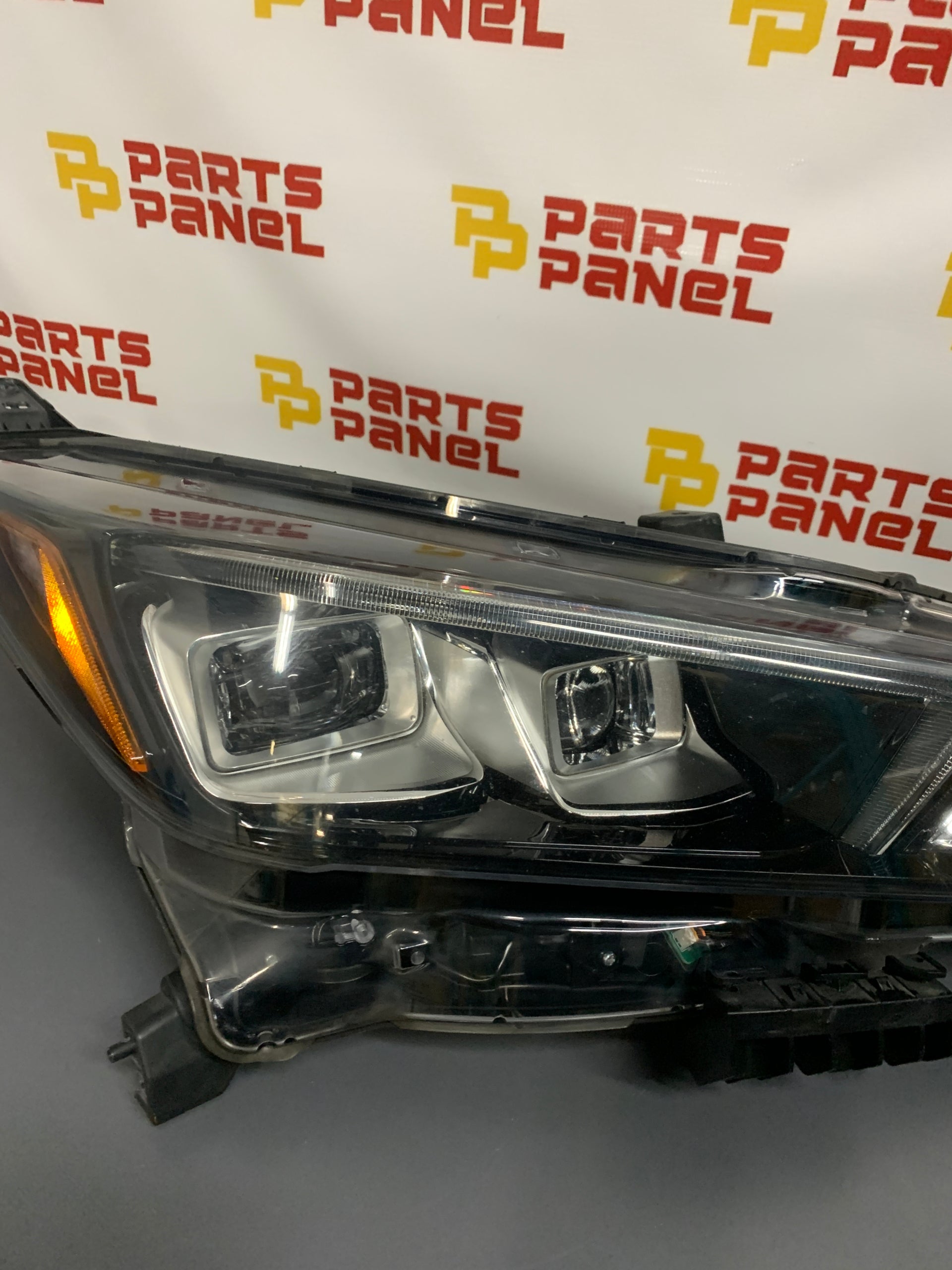 2018 - 2022 NISSAN LEAF PASSENGER SIDE RH LED HEADLIGHT 260105SA5B
