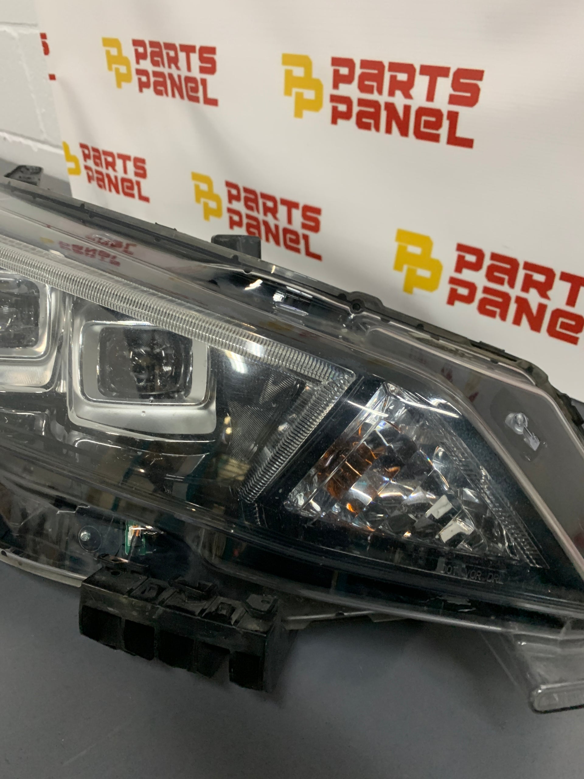 2018 - 2022 NISSAN LEAF PASSENGER SIDE RH LED HEADLIGHT 260105SA5B