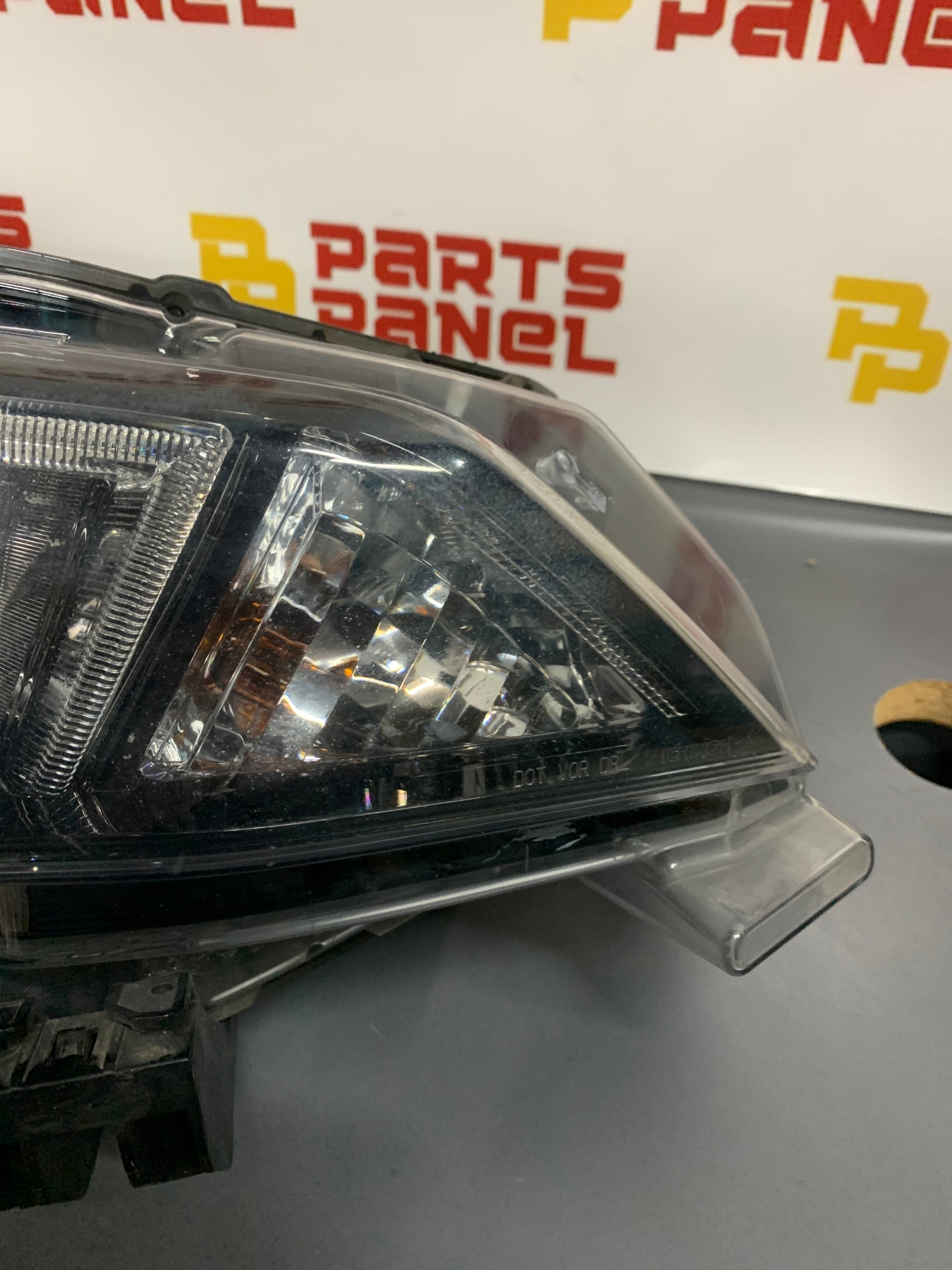 2018 - 2022 NISSAN LEAF PASSENGER SIDE RH LED HEADLIGHT 260105SA5B