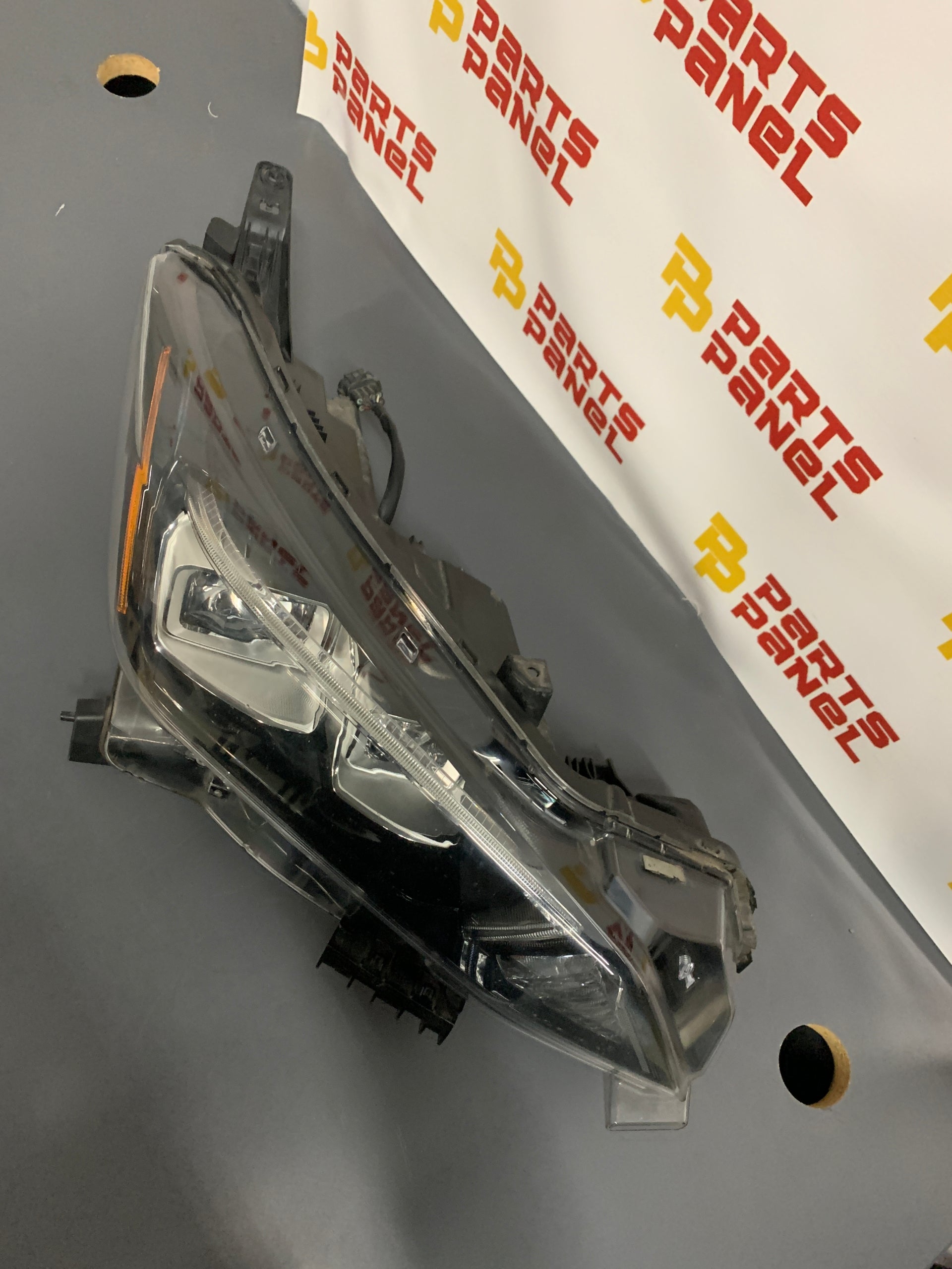 2018 - 2022 NISSAN LEAF PASSENGER SIDE RH LED HEADLIGHT 260105SA5B