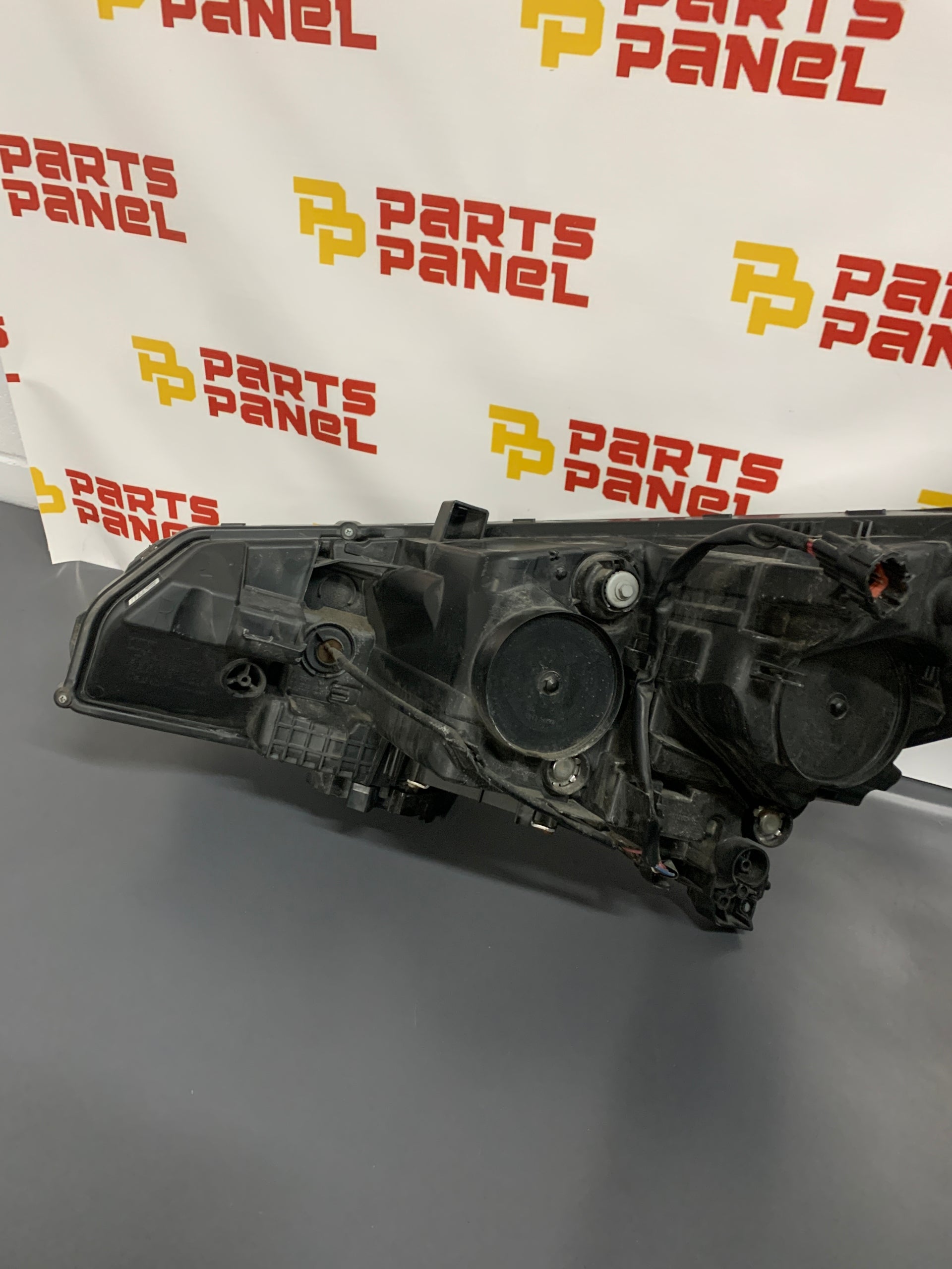 2018 - 2022 NISSAN LEAF PASSENGER SIDE RH LED HEADLIGHT 260105SA5B