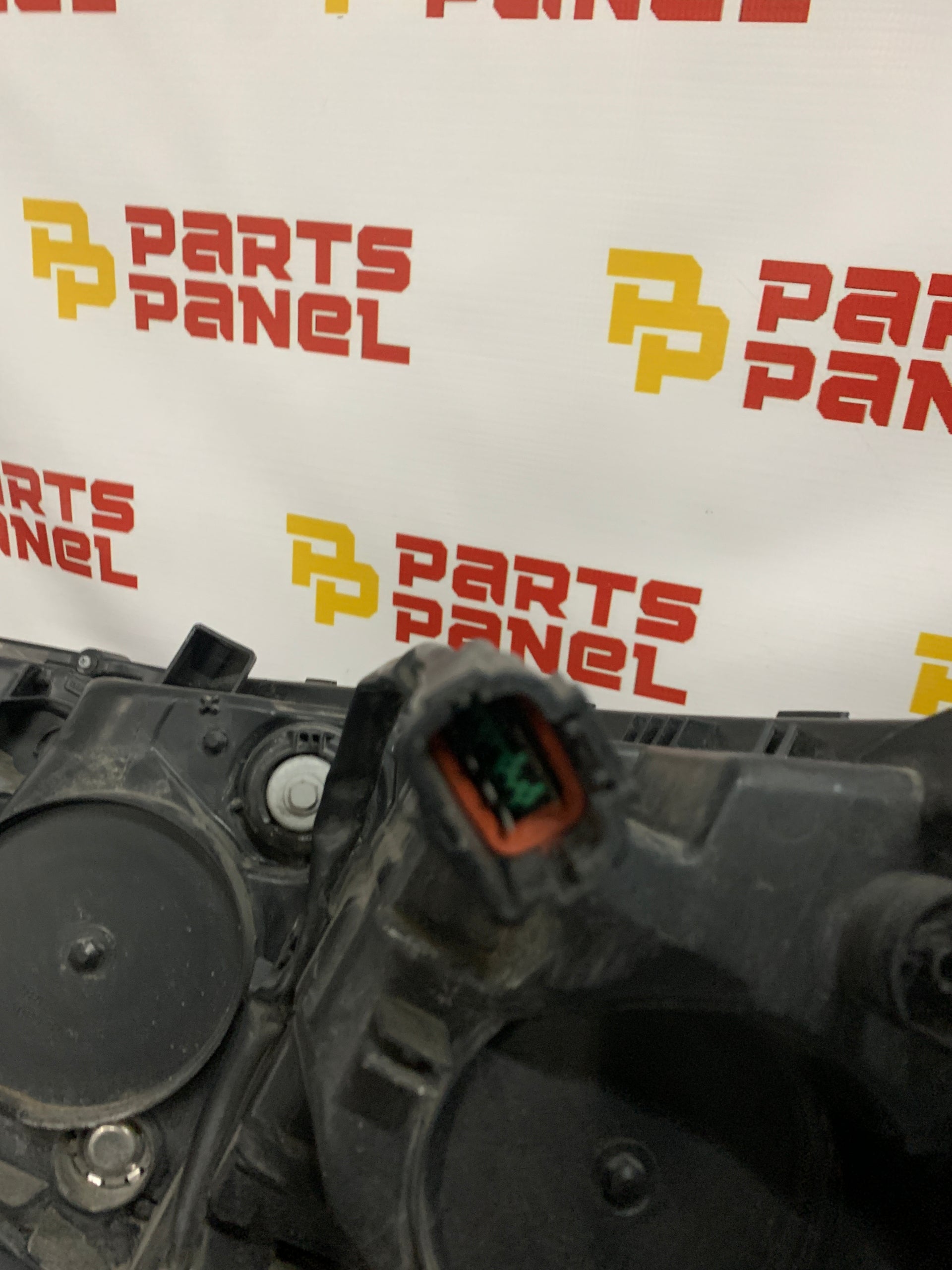 2018 - 2022 NISSAN LEAF PASSENGER SIDE RH LED HEADLIGHT 260105SA5B