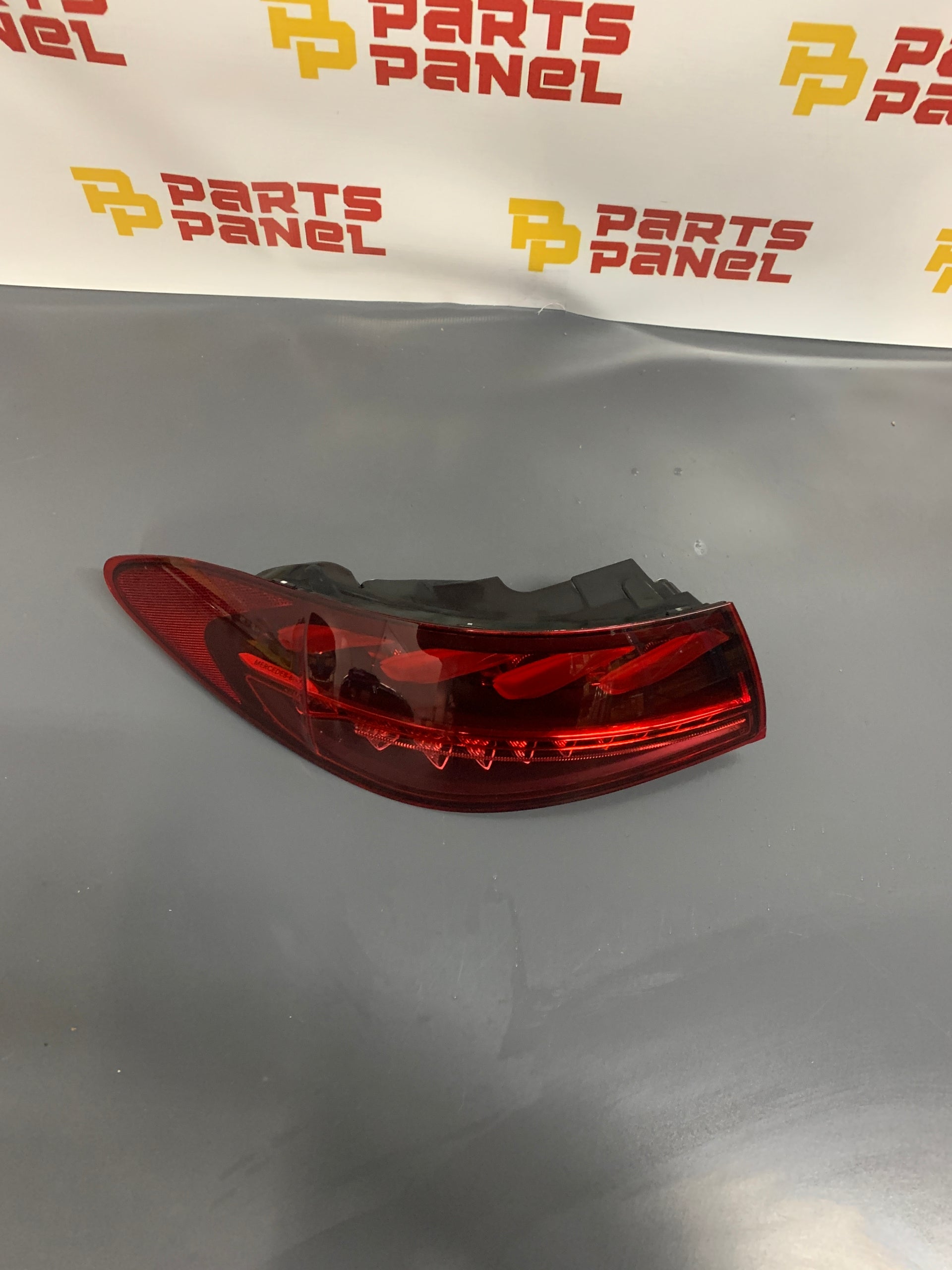 2023 - 2025 MERCEDES BENZ W294 EQE SUV FEU ARRIÈRE LATÉRAL CONDUCTEUR LED A2949066500 OEM