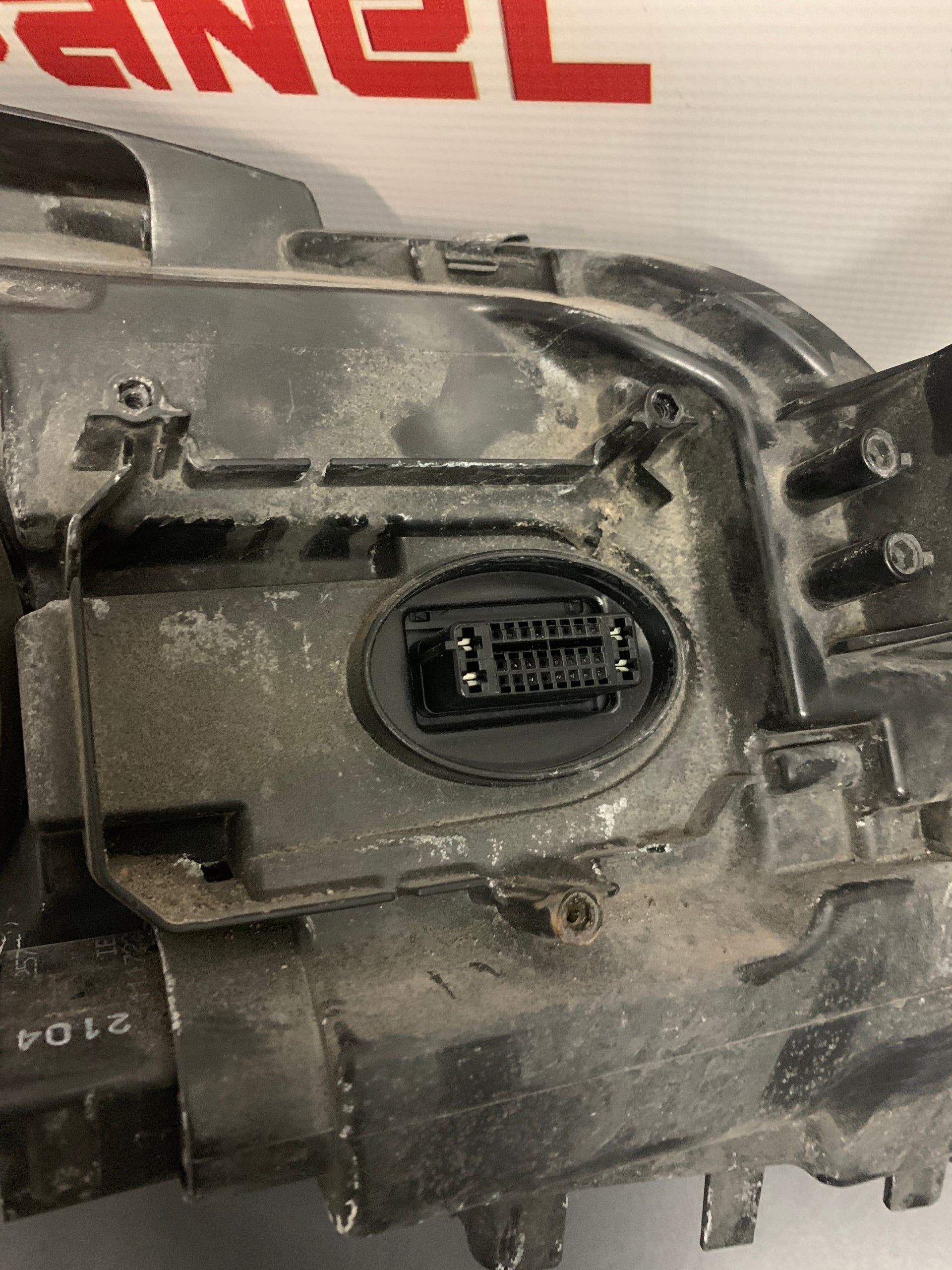2013 - 2017 VOLKSWAGEN CC 3C8941751S DRIVER LH SIDE XENON HID HEADLIGHT 3C8941751S