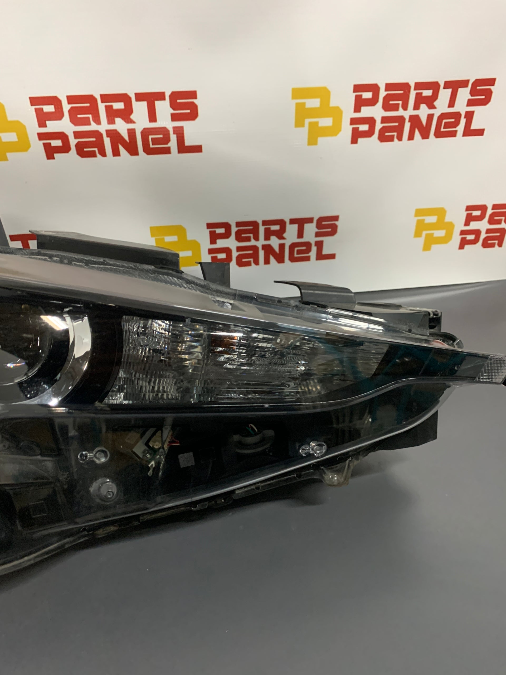 2017 - 2021 MAZDA CX5 PASSENGER RH SIDE LED HEADLIGHT K124-51030 KL2J 5130