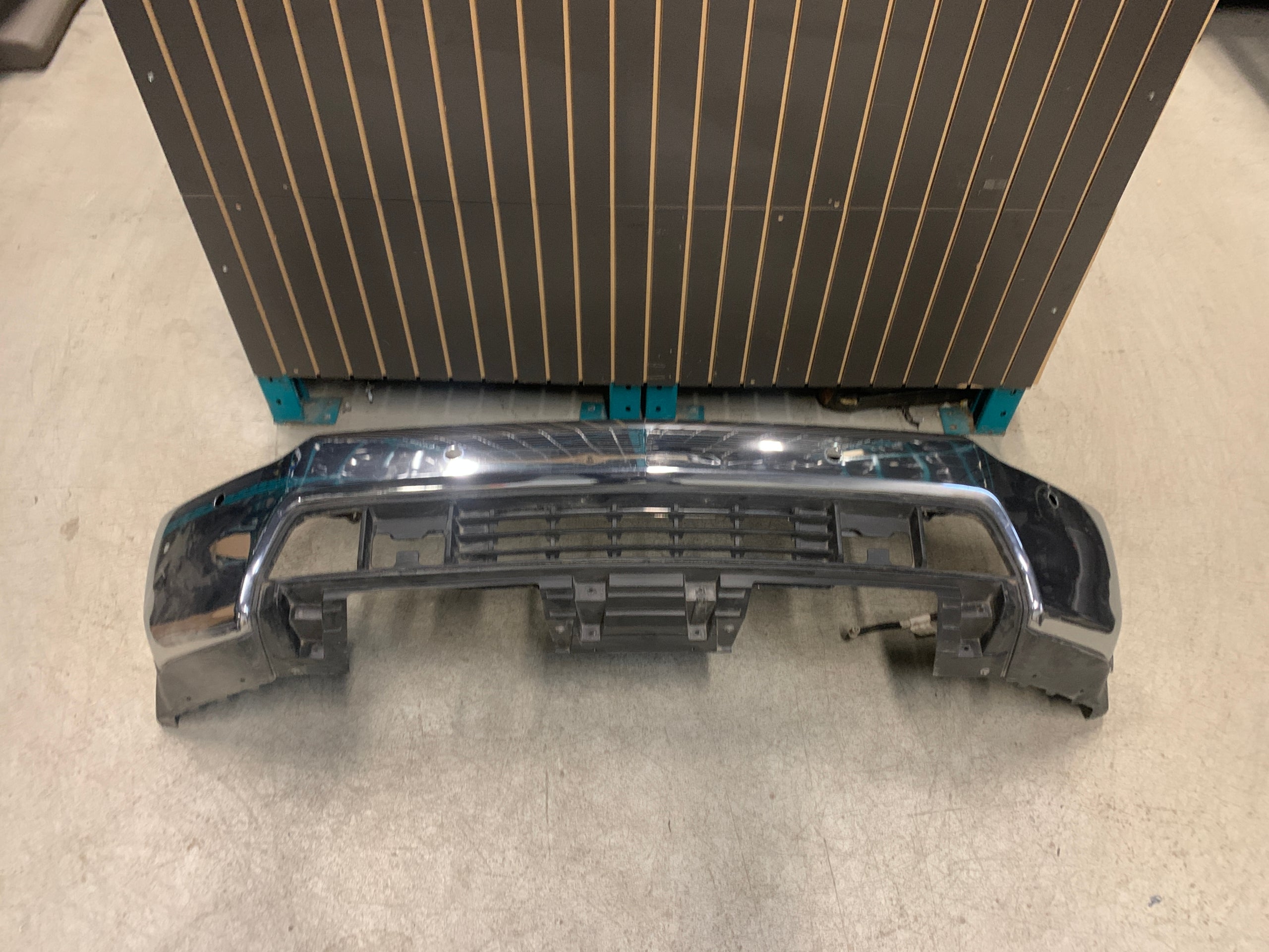 2020 - 2023 CHEVY SILVERADO 2500 / 3500 FRONT BUMPER CHROME WITH SENSOR HOLES OEM USED