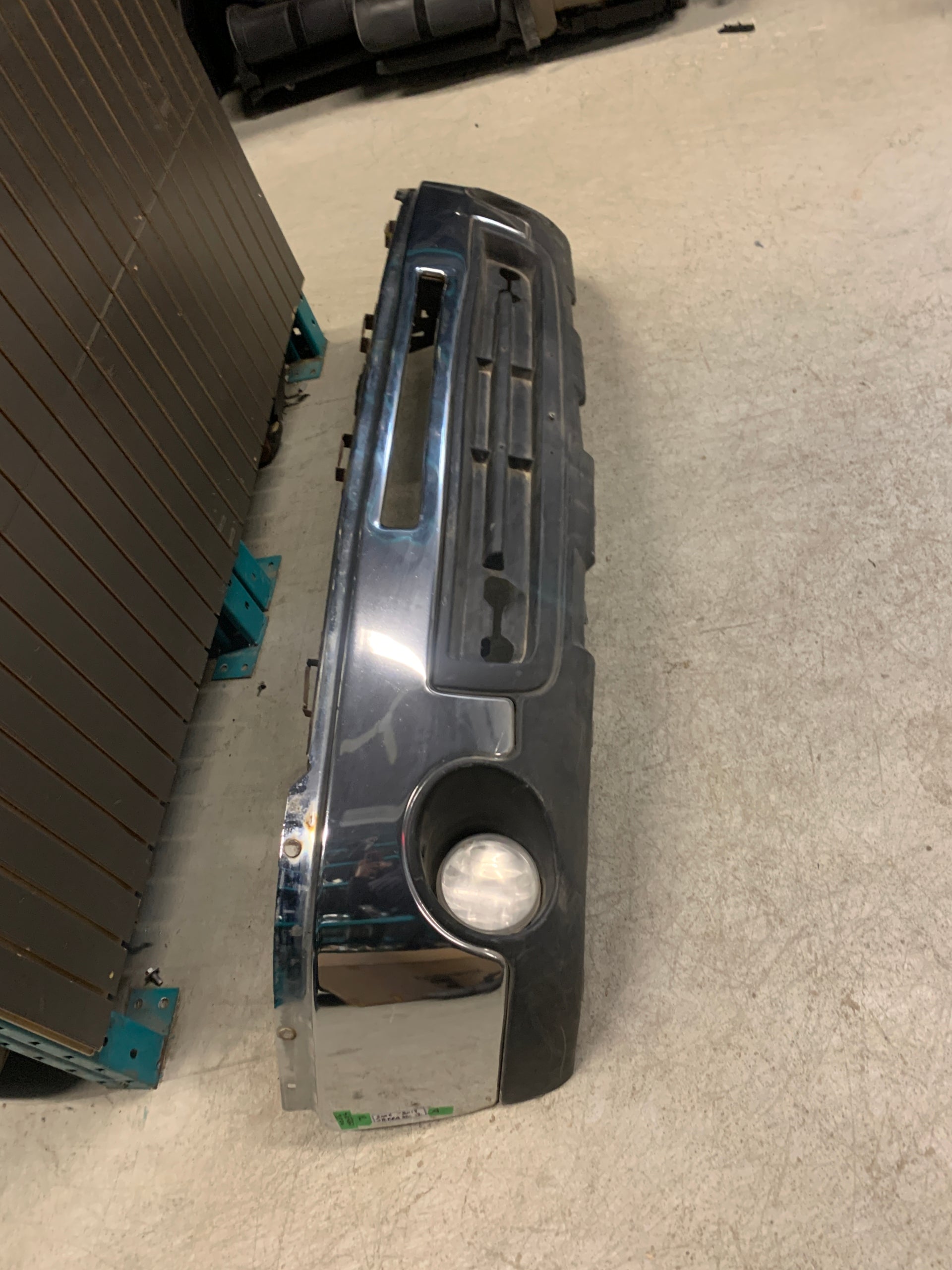 PARE-CHOCS AVANT CHROMÉ AVEC PHARES ANTIBROUILLARD GMC SIERRA 2500 / 3500 2006 - 2013