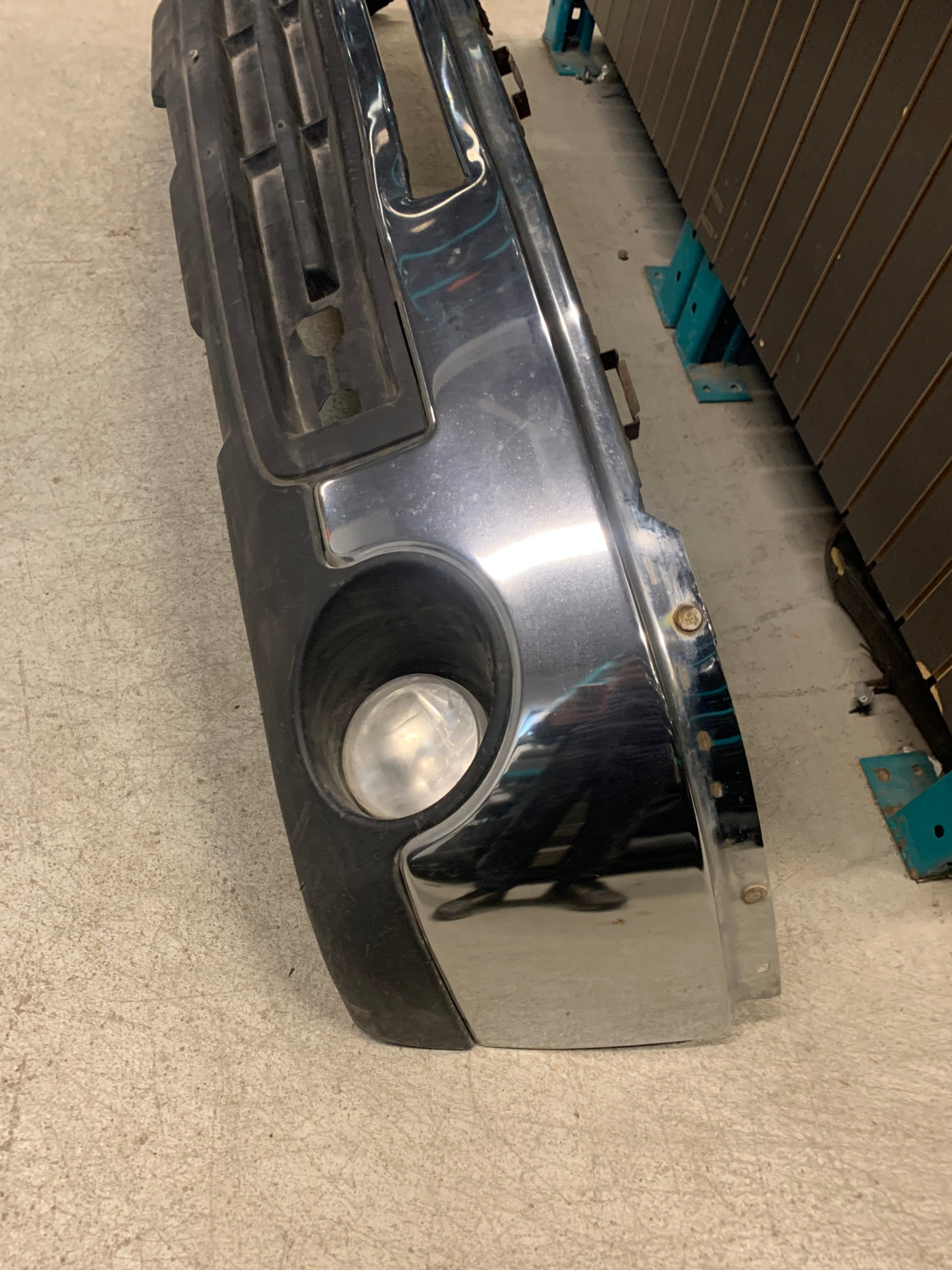 PARE-CHOCS AVANT CHROMÉ AVEC PHARES ANTIBROUILLARD GMC SIERRA 2500 / 3500 2006 - 2013