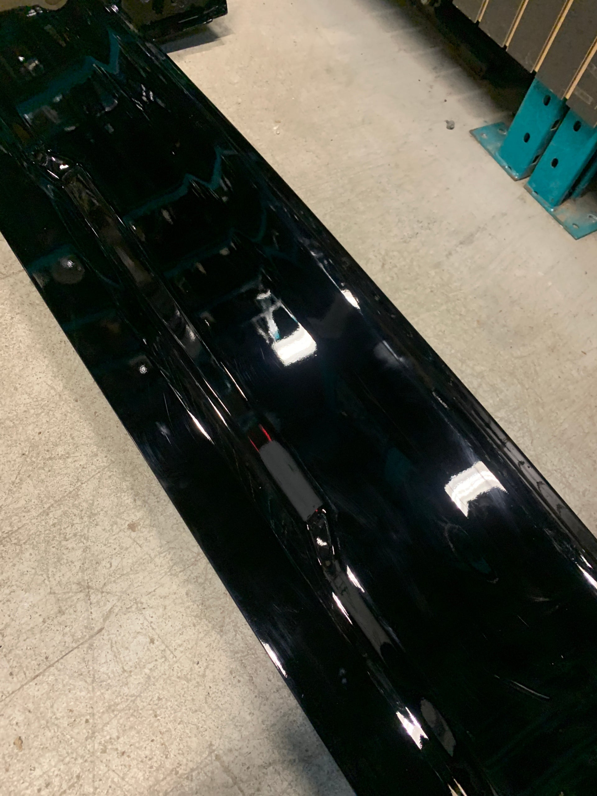 2019 - 2025 GMC SIERRA / CHEVY SILVERADO 2500 / 3500 MULTIPRO TAILGATE LOWER SHELL BLACK OEM USED