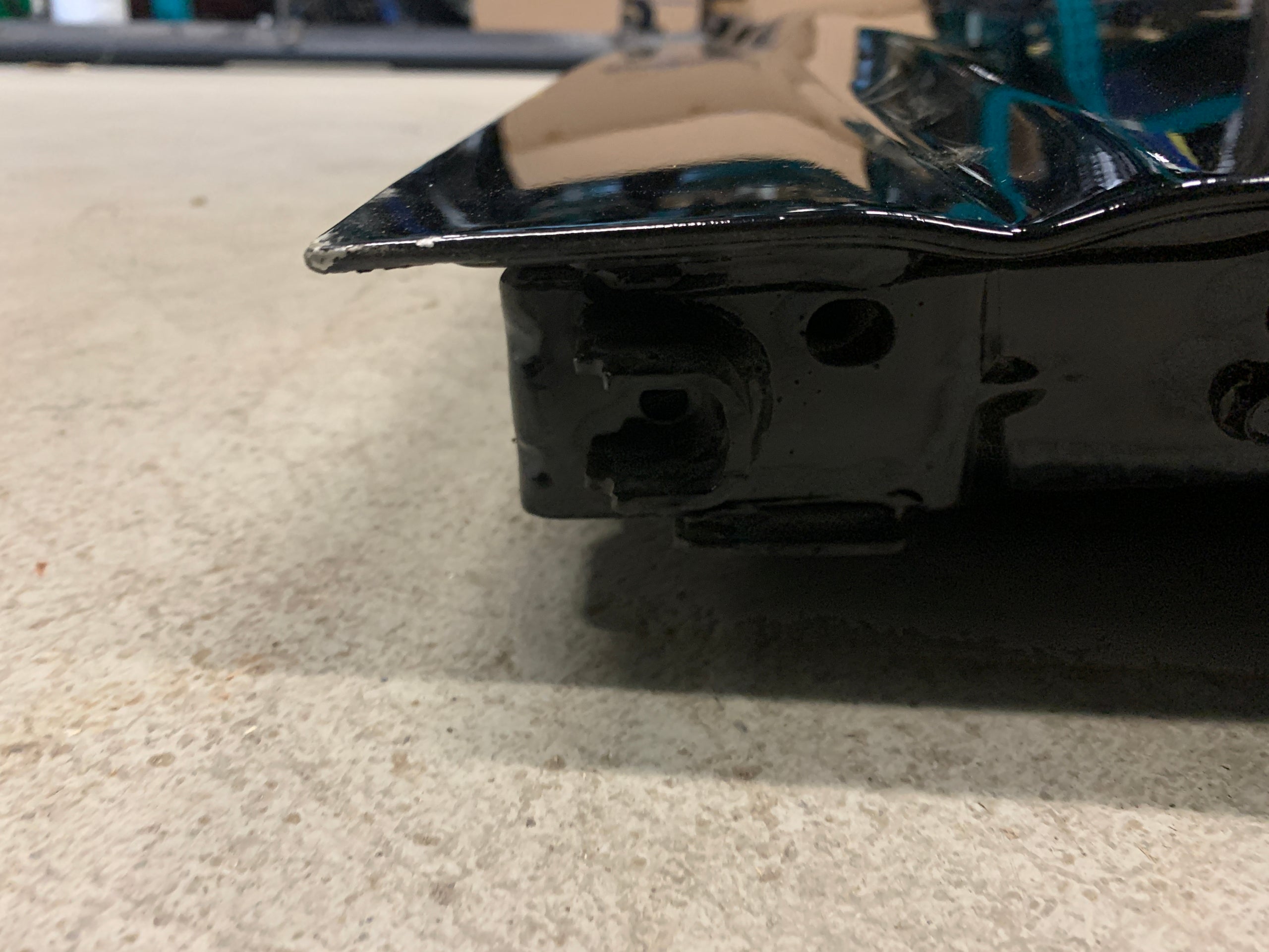 2019 - 2025 GMC SIERRA / CHEVY SILVERADO 2500 / 3500 MULTIPRO TAILGATE LOWER SHELL BLACK OEM USED