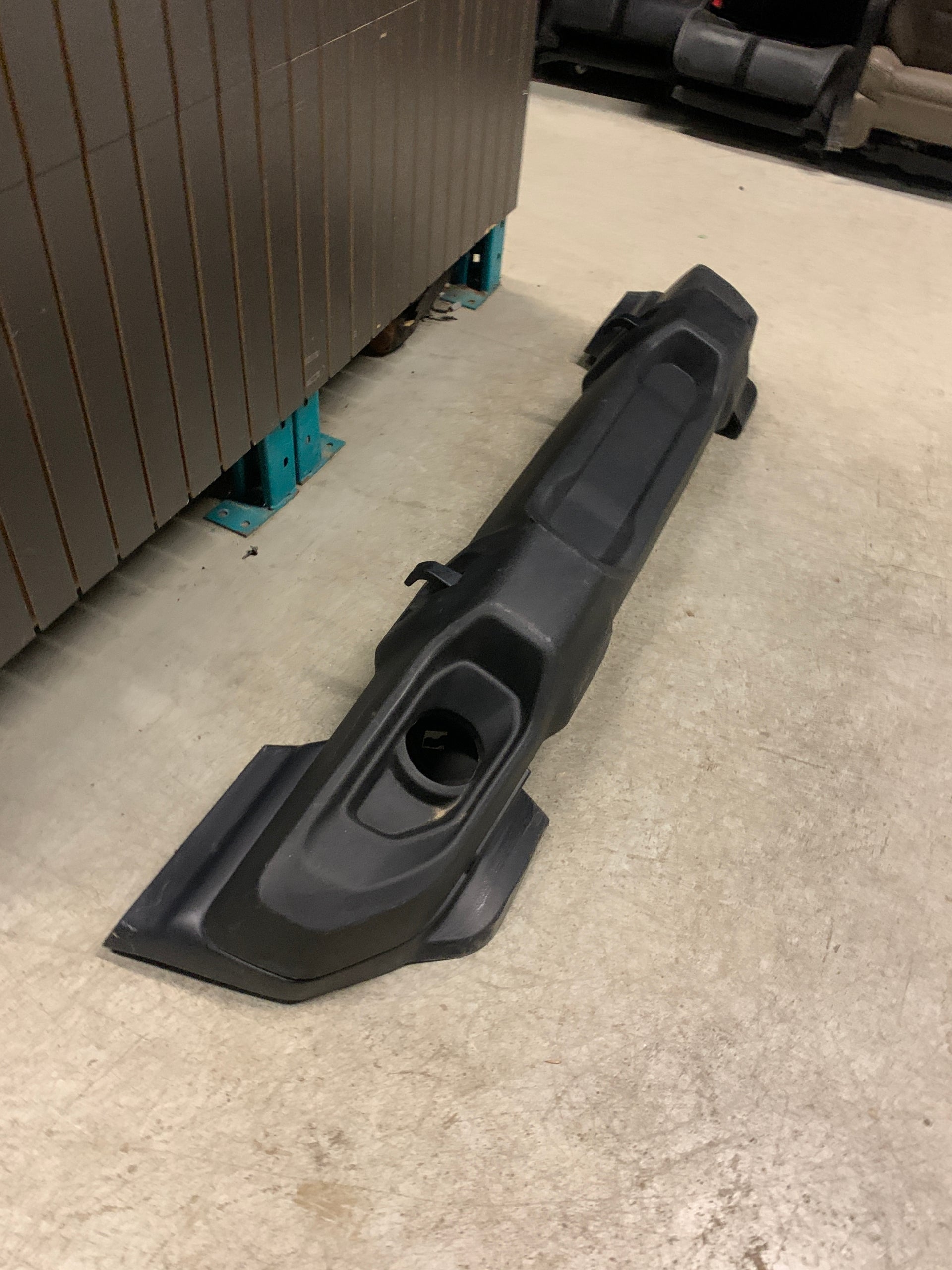 MONTAJE DE PARACHOQUES DELANTERO JEEP WRANGLER 2018 - 2024