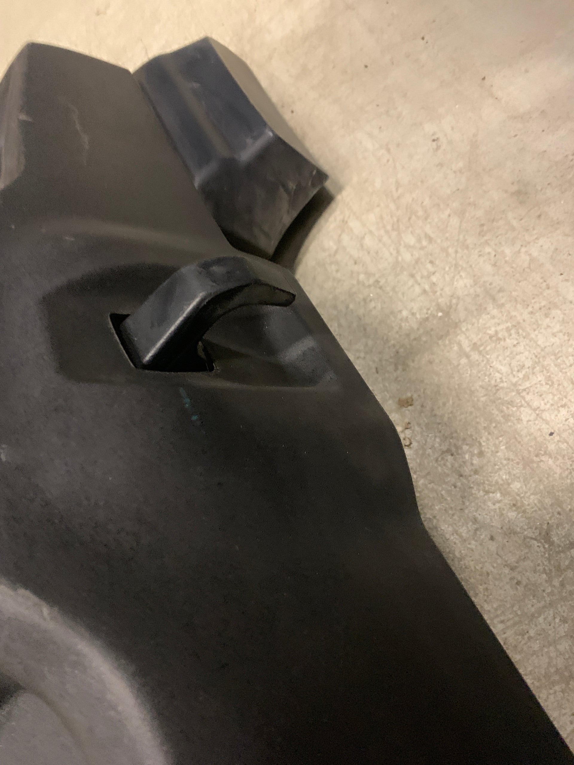MONTAJE DE PARACHOQUES DELANTERO JEEP WRANGLER 2018 - 2024