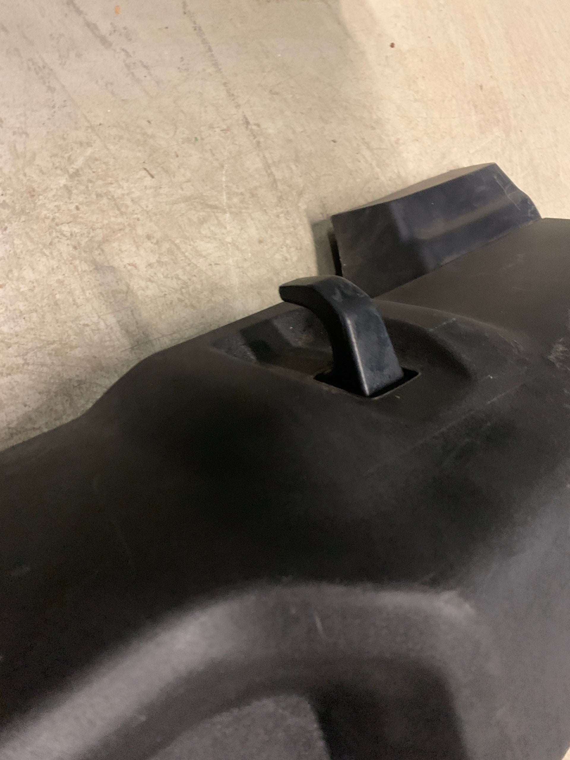 MONTAJE DE PARACHOQUES DELANTERO JEEP WRANGLER 2018 - 2024