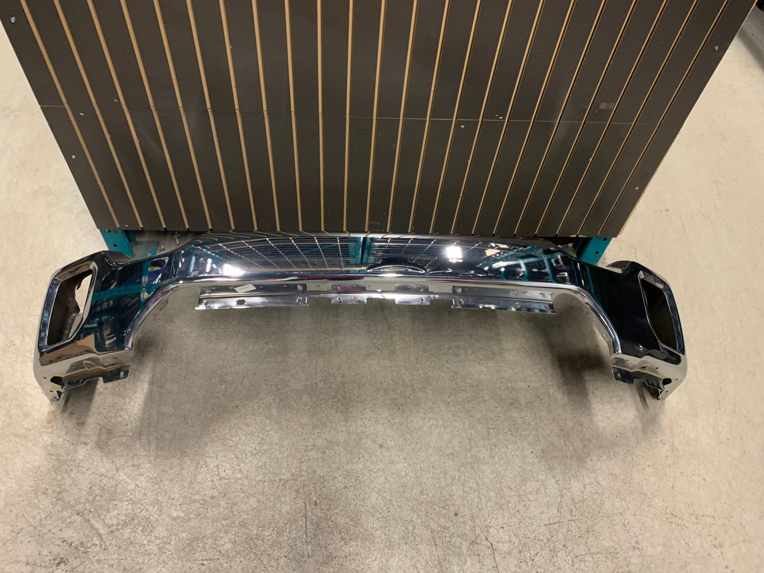 2020 - 2023 GMC SIERRA 2500 / 3500 FRONT BUMPER CHROME FACEBAR OEM