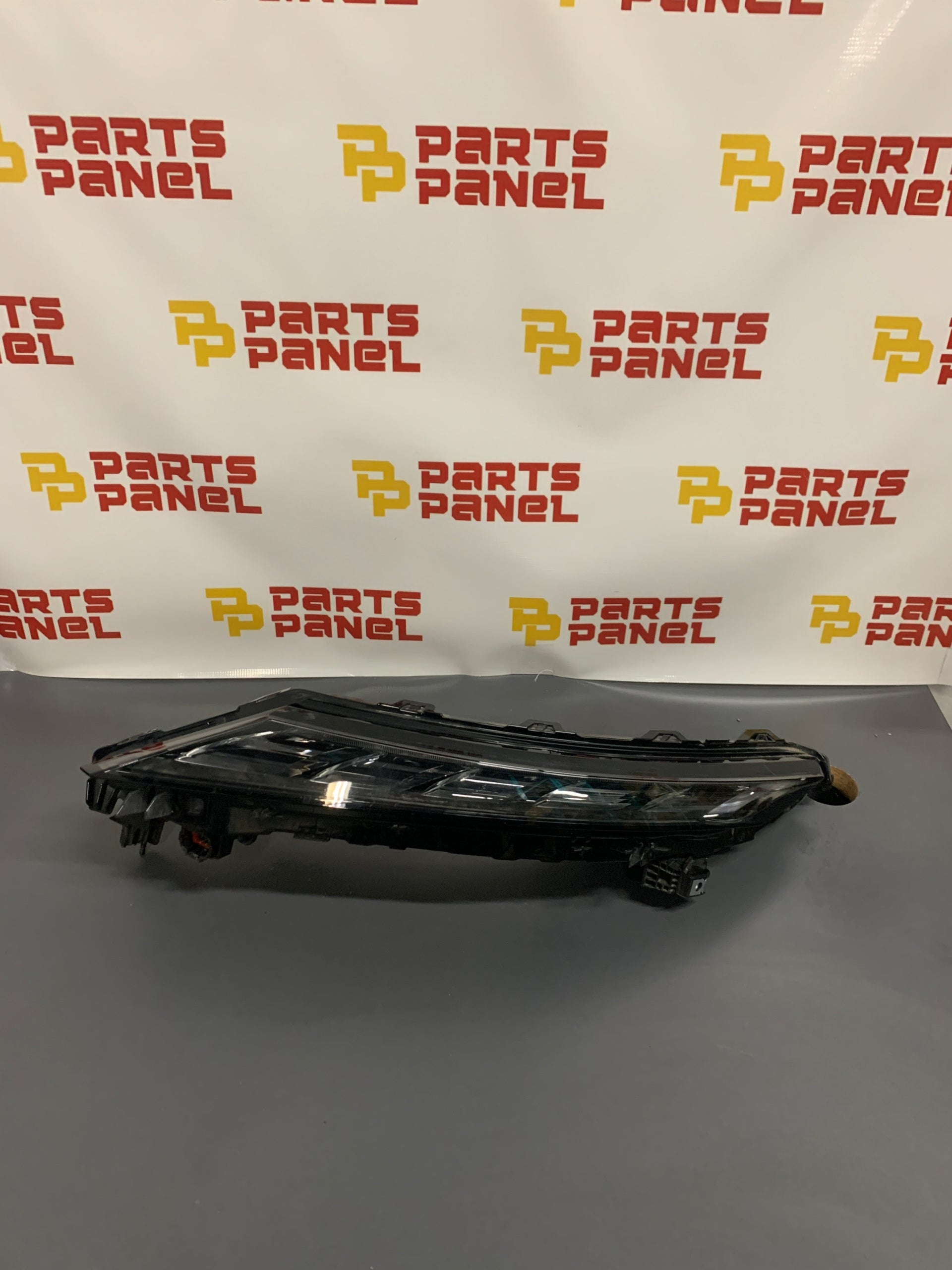 2022 - 2025 MITSHUBISHI OUTLANDER FRONT LH DRIVER SIDE PARK / FOG LAMP  8310A043