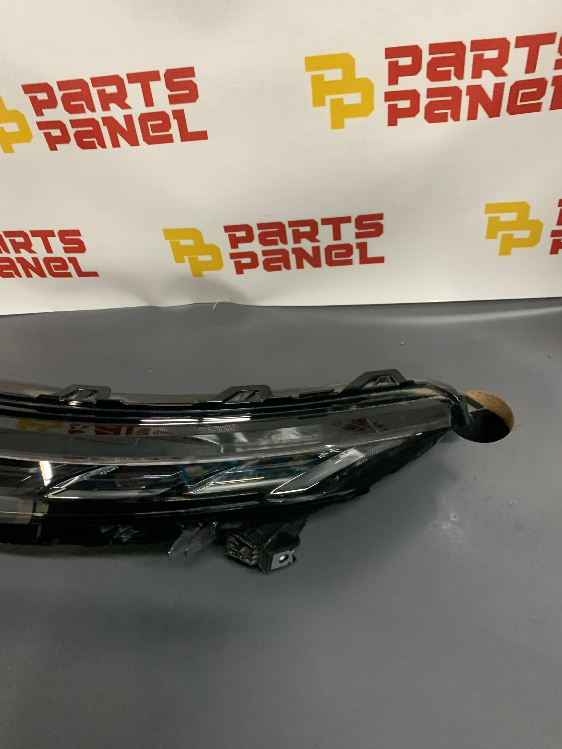 2022 - 2025 MITSHUBISHI OUTLANDER FRONT LH DRIVER SIDE PARK / FOG LAMP 8310A043