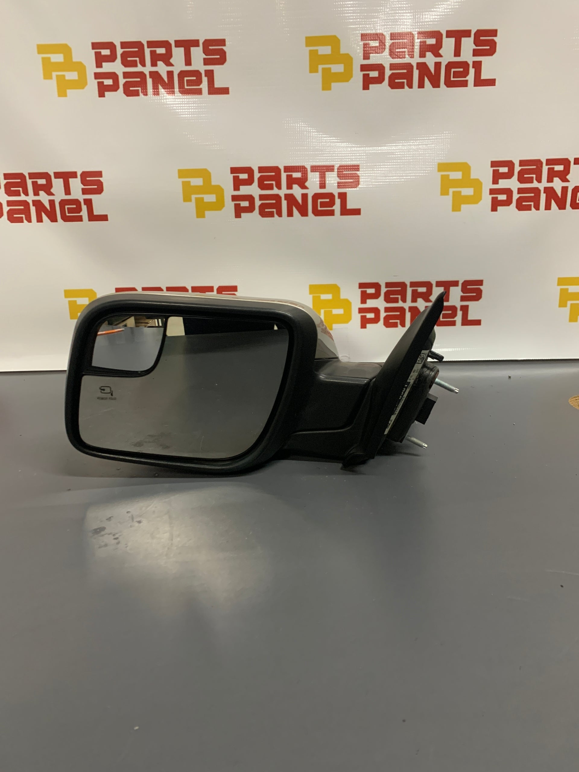 2016 - 2019 FORD EXPLORER LH DRIVER DOOR MIRROR WITH APPROACH LAMP WITHOUT BLIND SPOT GB53-17683-CF