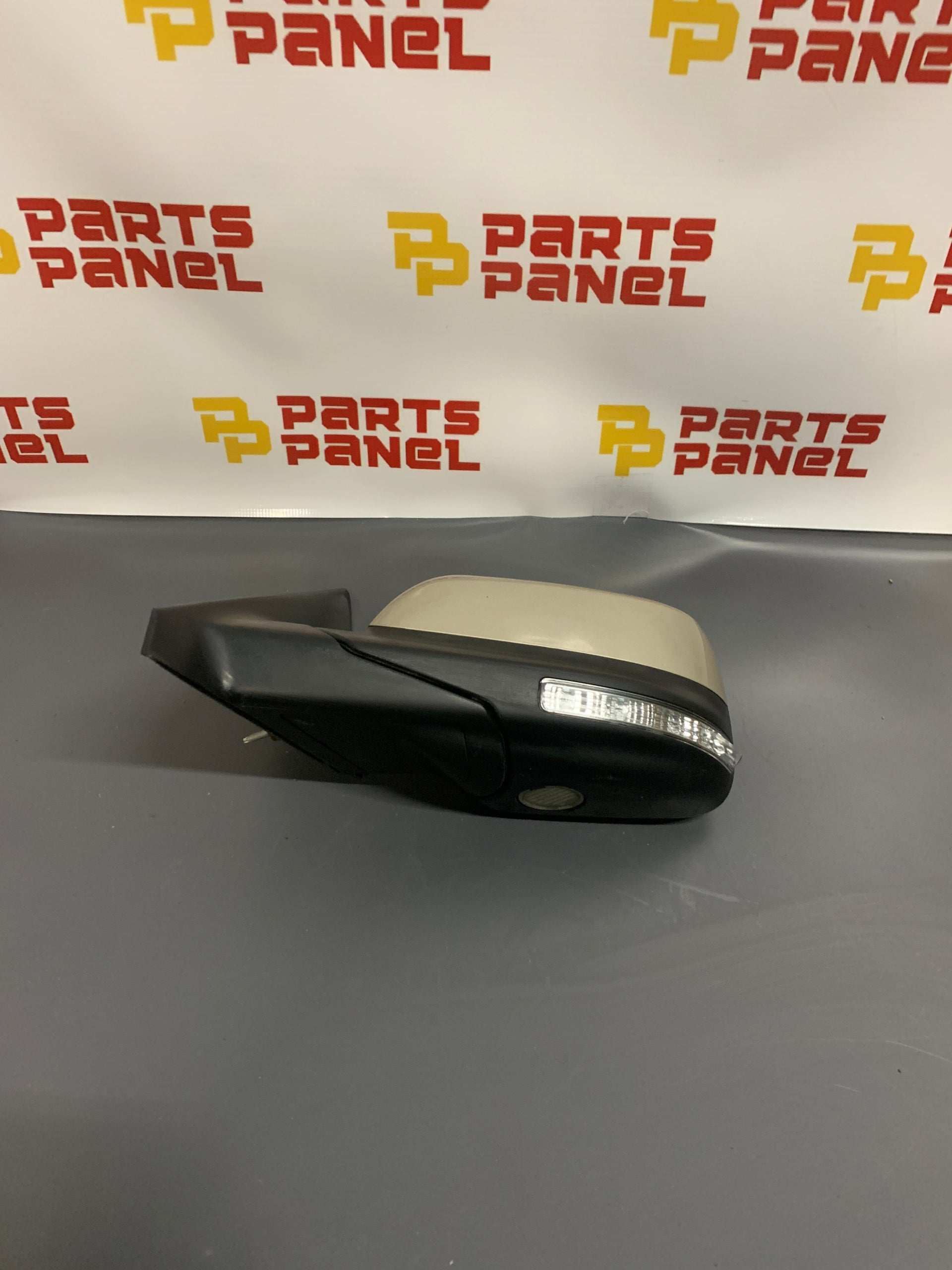 2016 - 2019 FORD EXPLORER LH DRIVER DOOR MIRROR WITH APPROACH LAMP WITHOUT BLIND SPOT GB53-17683-CF
