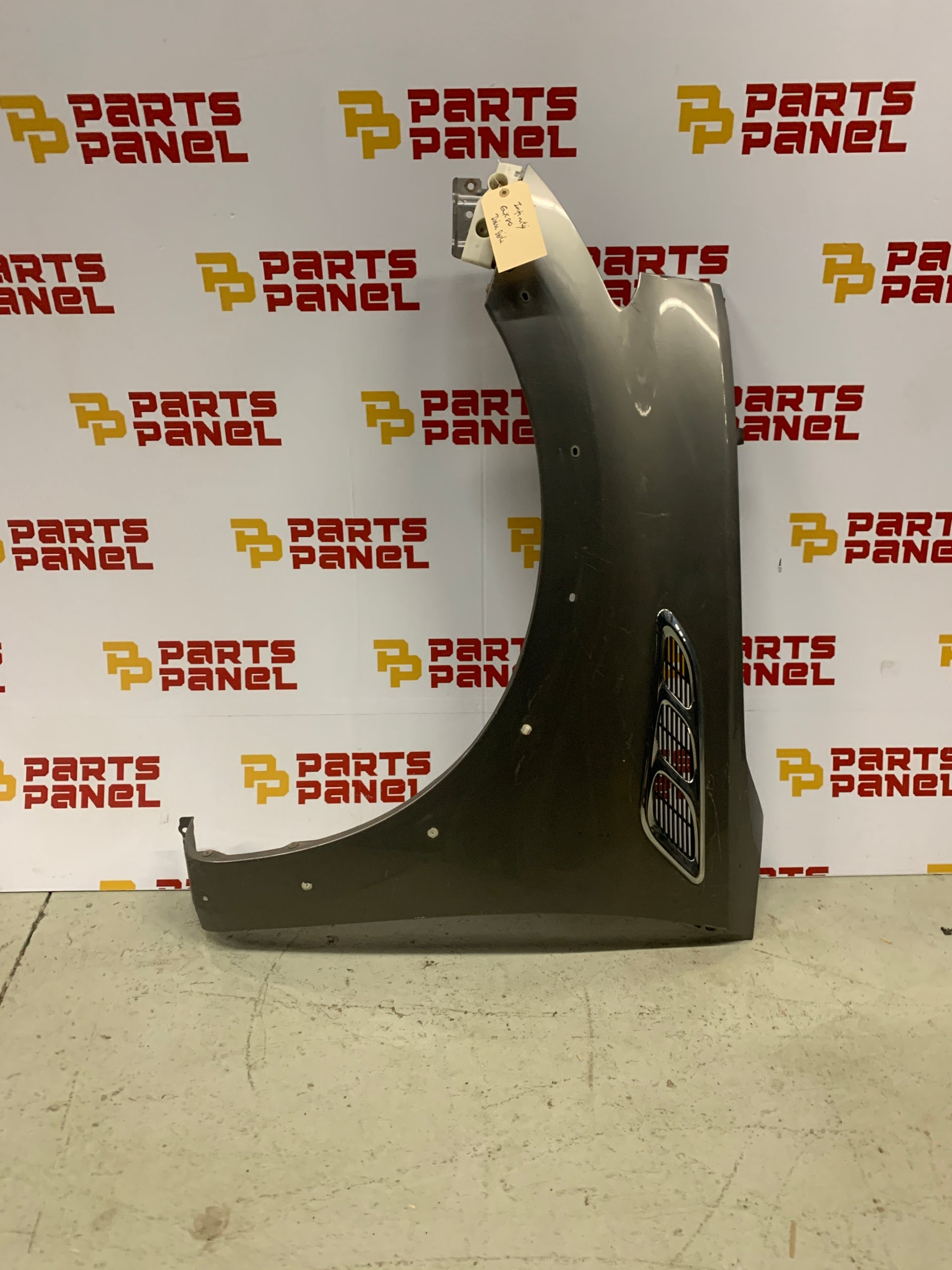 2011-2022 INFINITI QX56 / QX80 DRIVER LH SIDE FENDER OEM USED