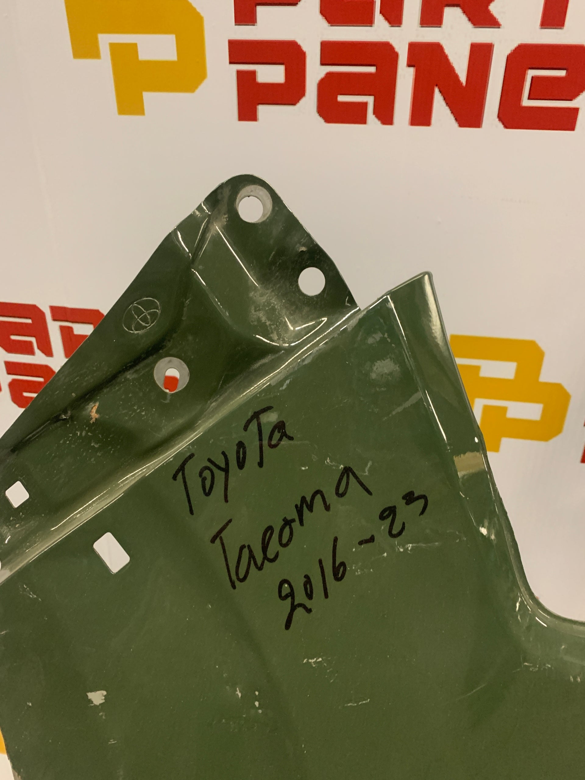 2016 - 2023 TOYOTA TACOMA DRIVER LH SIDE FENDER PANEL GREEN OEM USED