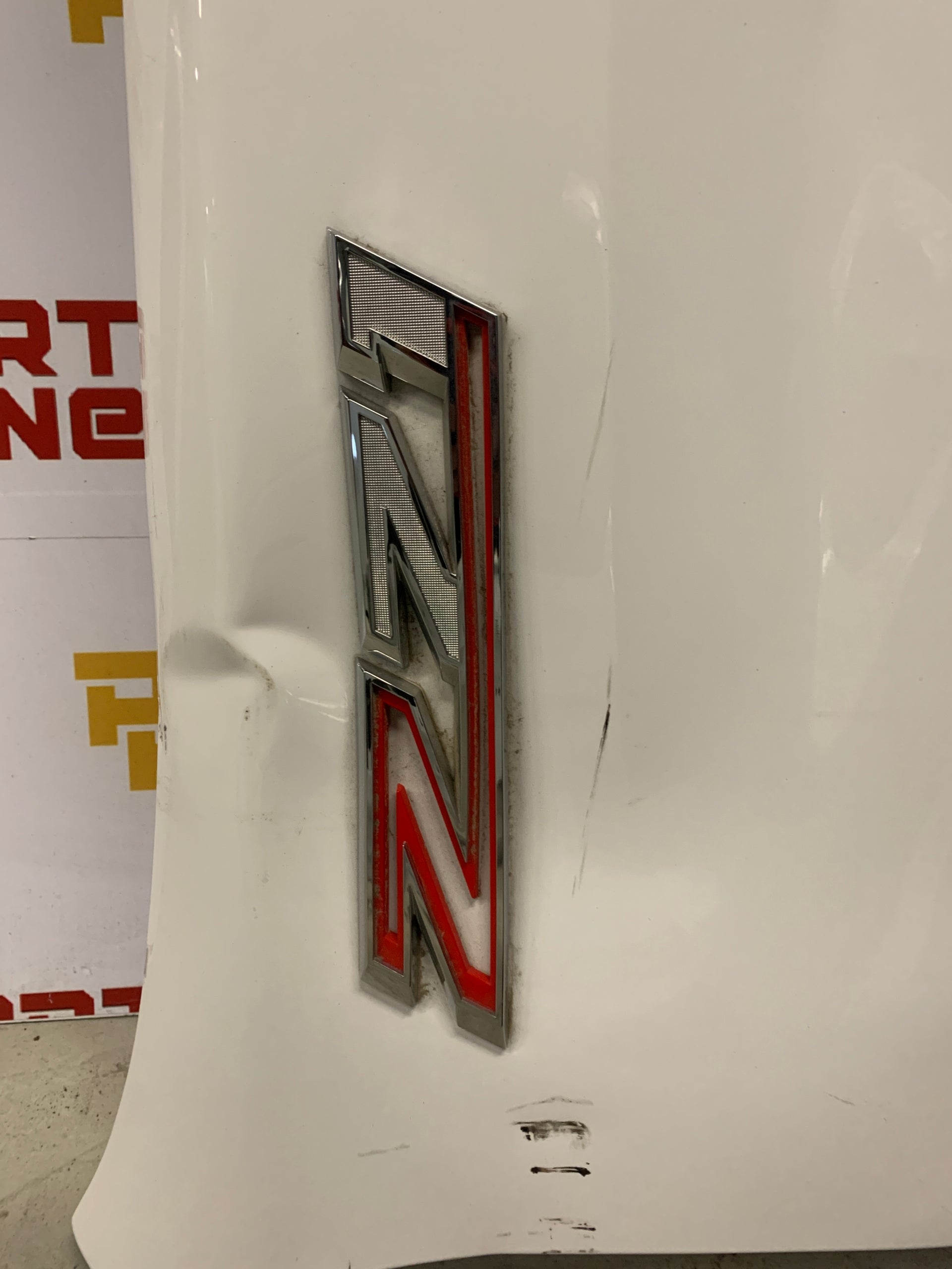 2019 - 2025 CHEVY SILVERADO 2500 / 3500 PASSENGER RH SIDE FENDER  WHITE OEM USED