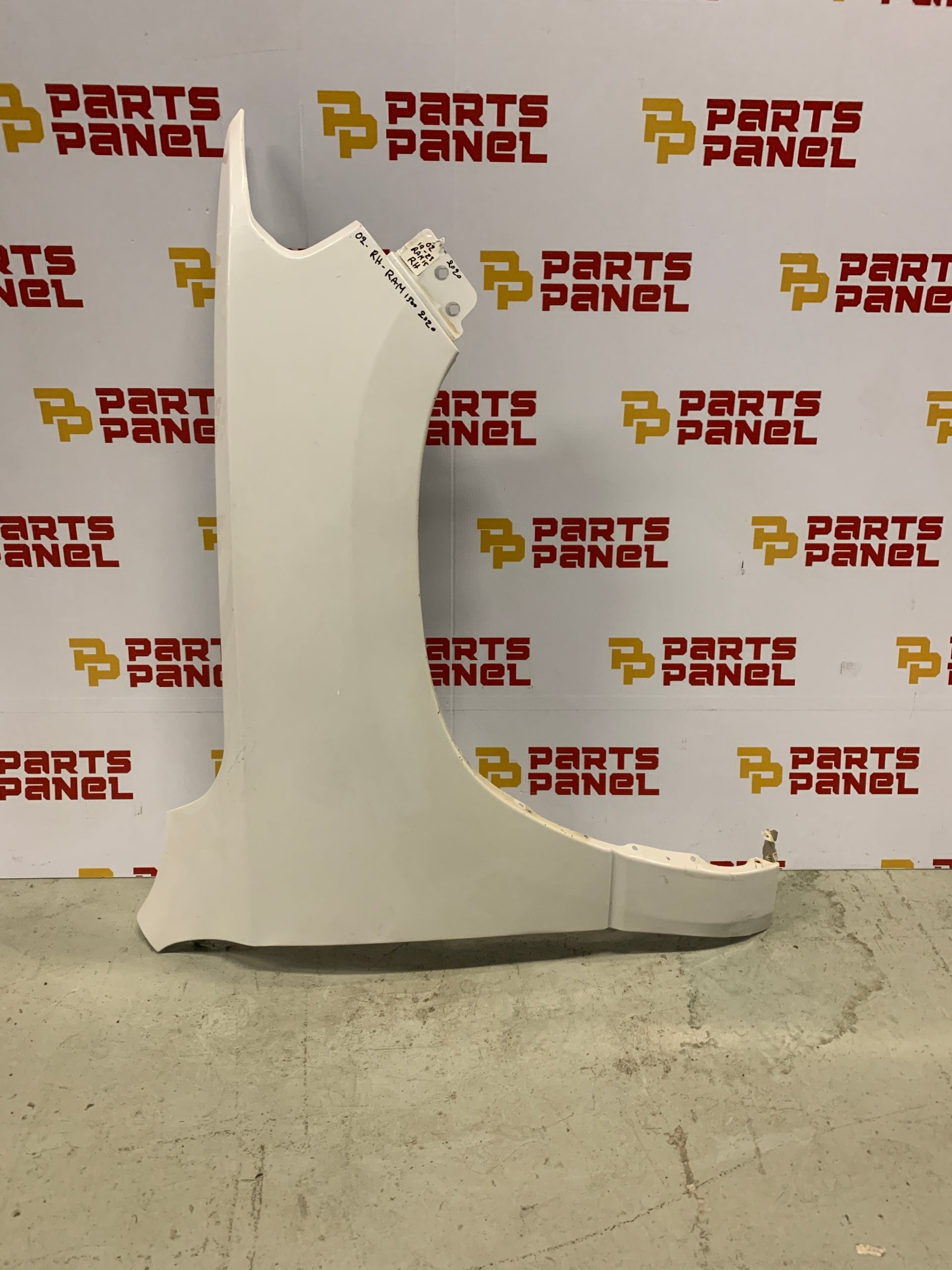 2019 - 2024 RAM 1500 NEW STYLE PASSENGER RH SIDE FENDER WHITE OEM USED 