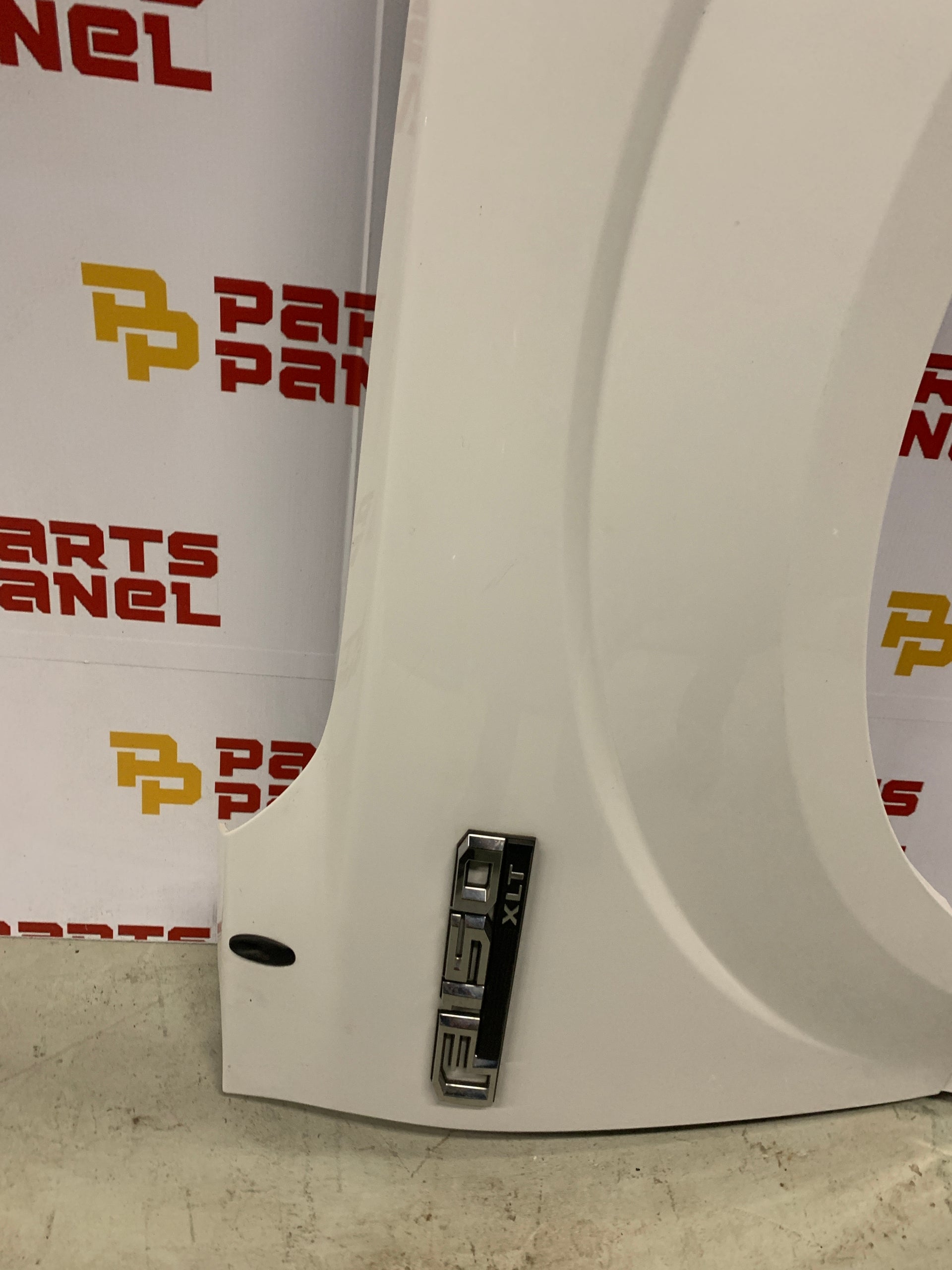 2015 - 2020 FORD F150 PASSENGER RH SIDE FENDER PANEL COVER WHITE OEM USED