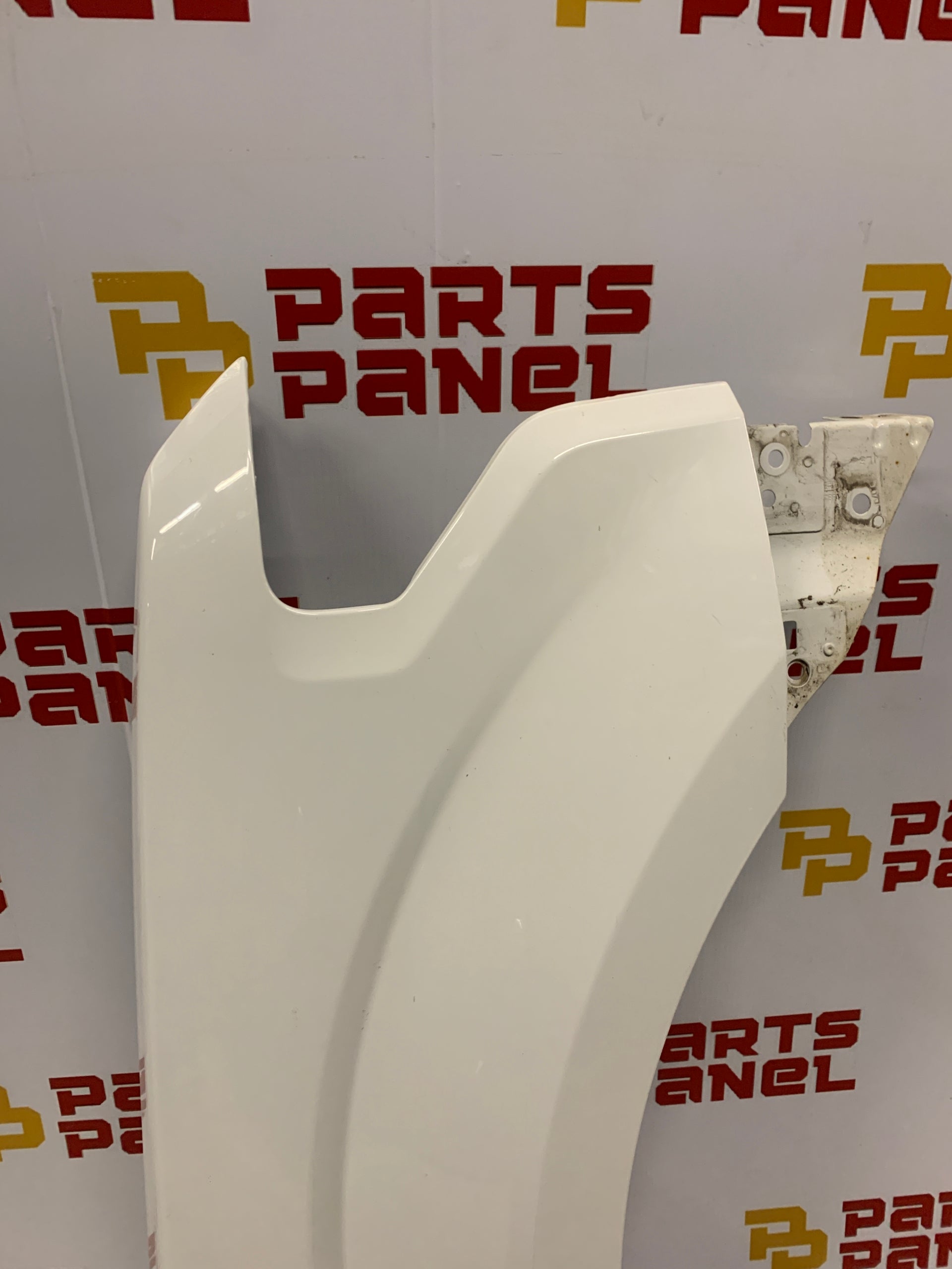 2015 - 2020 FORD F150 DRIVER LH SIDE FENDER PANEL COVER WHITE OEM USED 